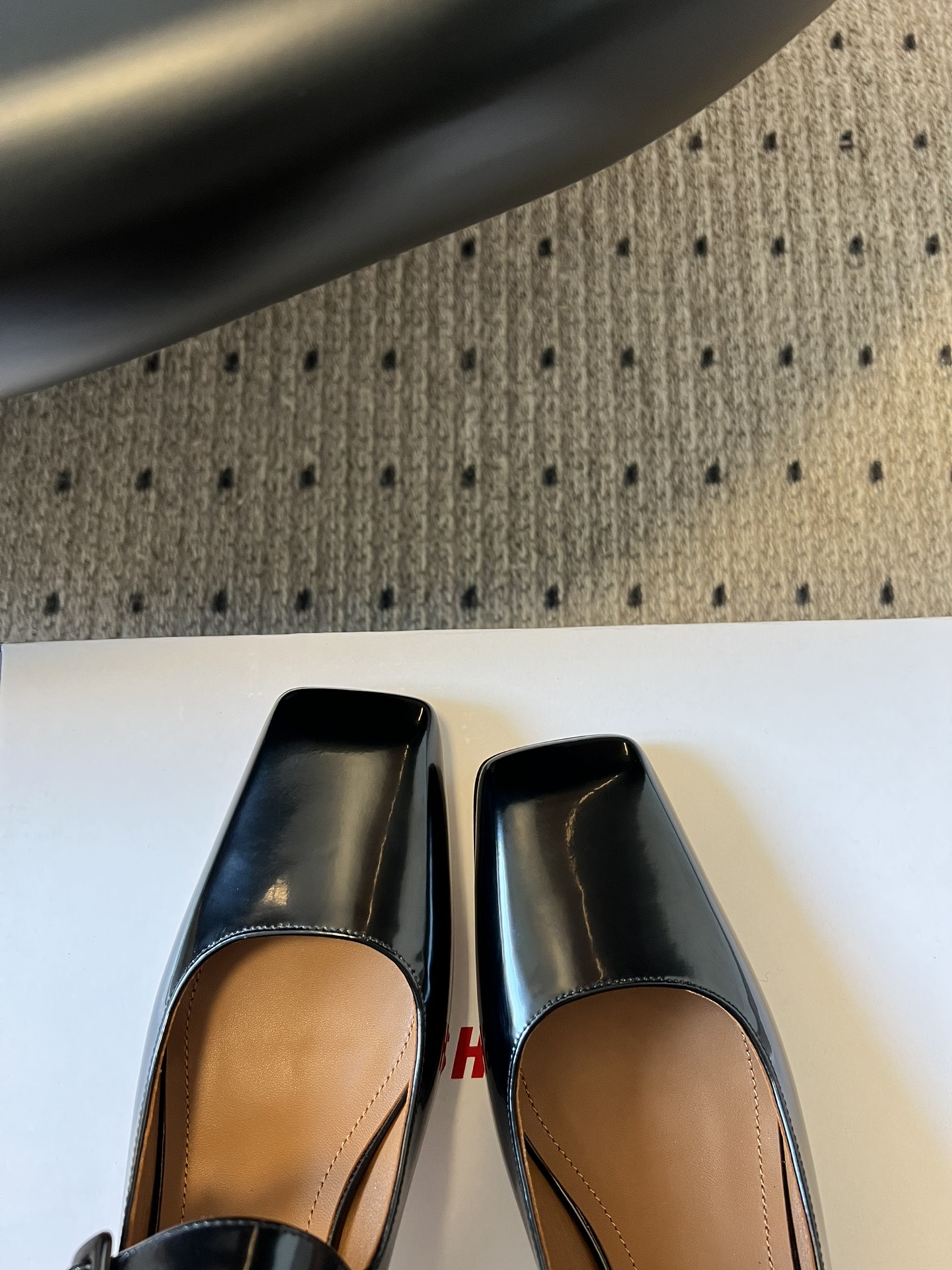 
SHUSHUTONG 25ss方头小跟玛丽珍单鞋

被问N次的仙女战靴 非它莫属 方头设计复古又摩登 