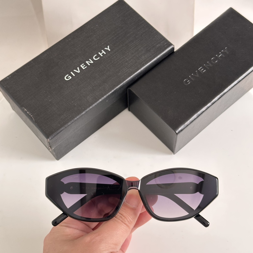 GIVENCH* Modelo: GV60018U Tamaño: 53□18-142 🉐150
