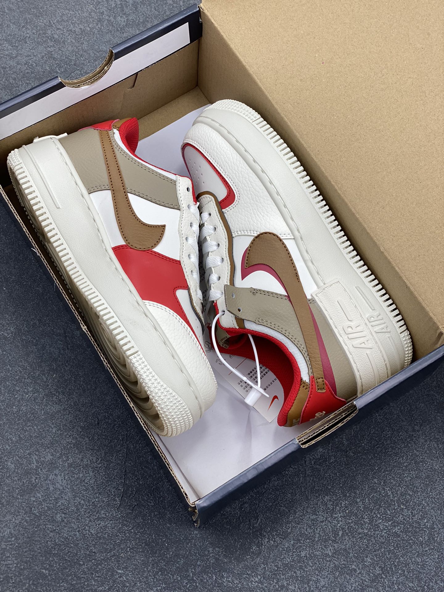 图片[9]-NK Air Force 1 Shadow 轻量增高低帮百搭板鞋\”拼接马卡龙\” 全新少女系解构主义设计双层轻量EVA发泡中底+防滑RB橡胶外圈底鞋底 原楦头原纸板 打造纯正空军版型 专注外贸渠道 全掌内置蜂窝气垫 原盒配件 原厂中底钢印、拉帮完美 货号：HQ3400-030 尺码：35.5 36 36.5 37.5 38 38.5 39 40 40.5 41 42-选品中心