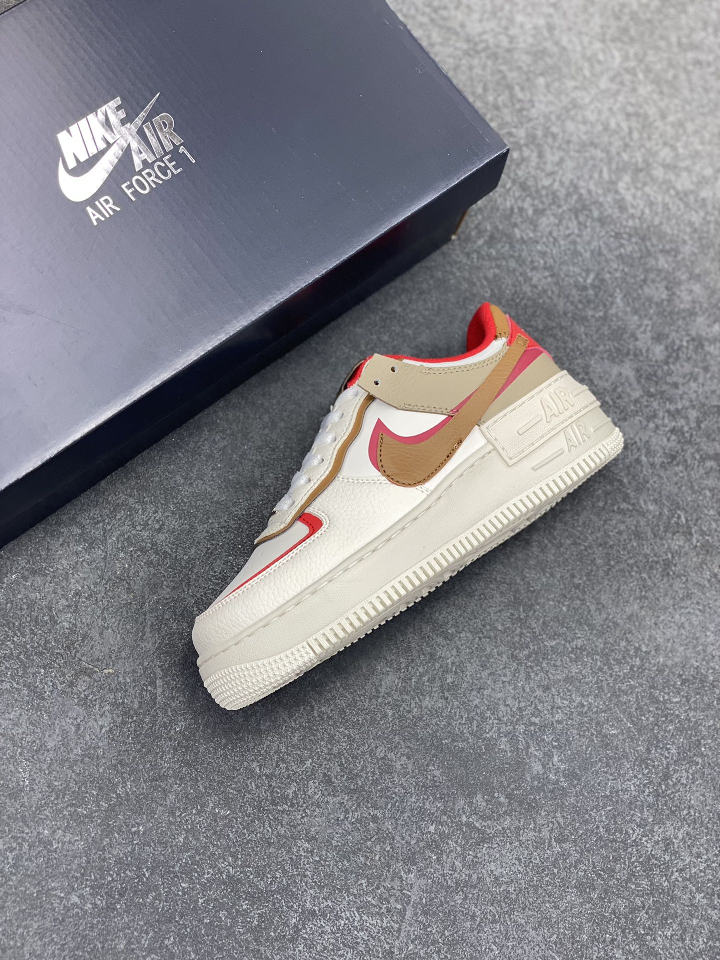 图片[7]-NK Air Force 1 Shadow 轻量增高低帮百搭板鞋\”拼接马卡龙\” 全新少女系解构主义设计双层轻量EVA发泡中底+防滑RB橡胶外圈底鞋底 原楦头原纸板 打造纯正空军版型 专注外贸渠道 全掌内置蜂窝气垫 原盒配件 原厂中底钢印、拉帮完美 货号：HQ3400-030 尺码：35.5 36 36.5 37.5 38 38.5 39 40 40.5 41 42-选品中心