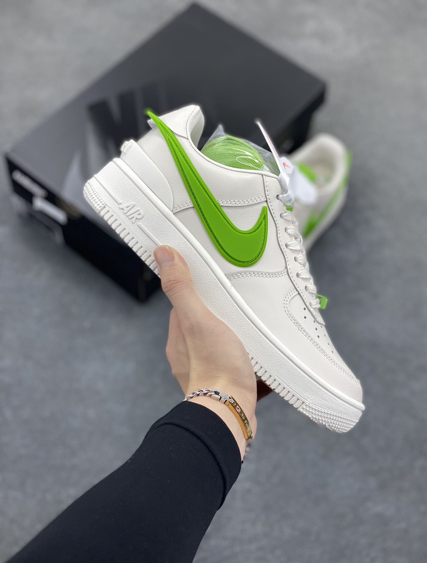 韩裔美籍设计师Yoon Ahn主理时尚品牌AMBUSH x Nike Air Force 1 Low SP\”Phantom\”空军一号宽底版系列低帮百搭休闲运动板鞋 原楦头原纸板 打造纯正空军版型 专注外贸渠道 全掌内置蜂窝气垫 原盒配件 原厂中底钢印、拉帮完美 货号：DV3464-003 尺码：35.5 36 36.5 37.5 38 38.5 39 40 40.5 41 42 42.5 43 44 44.5 45 46 47-选品中心