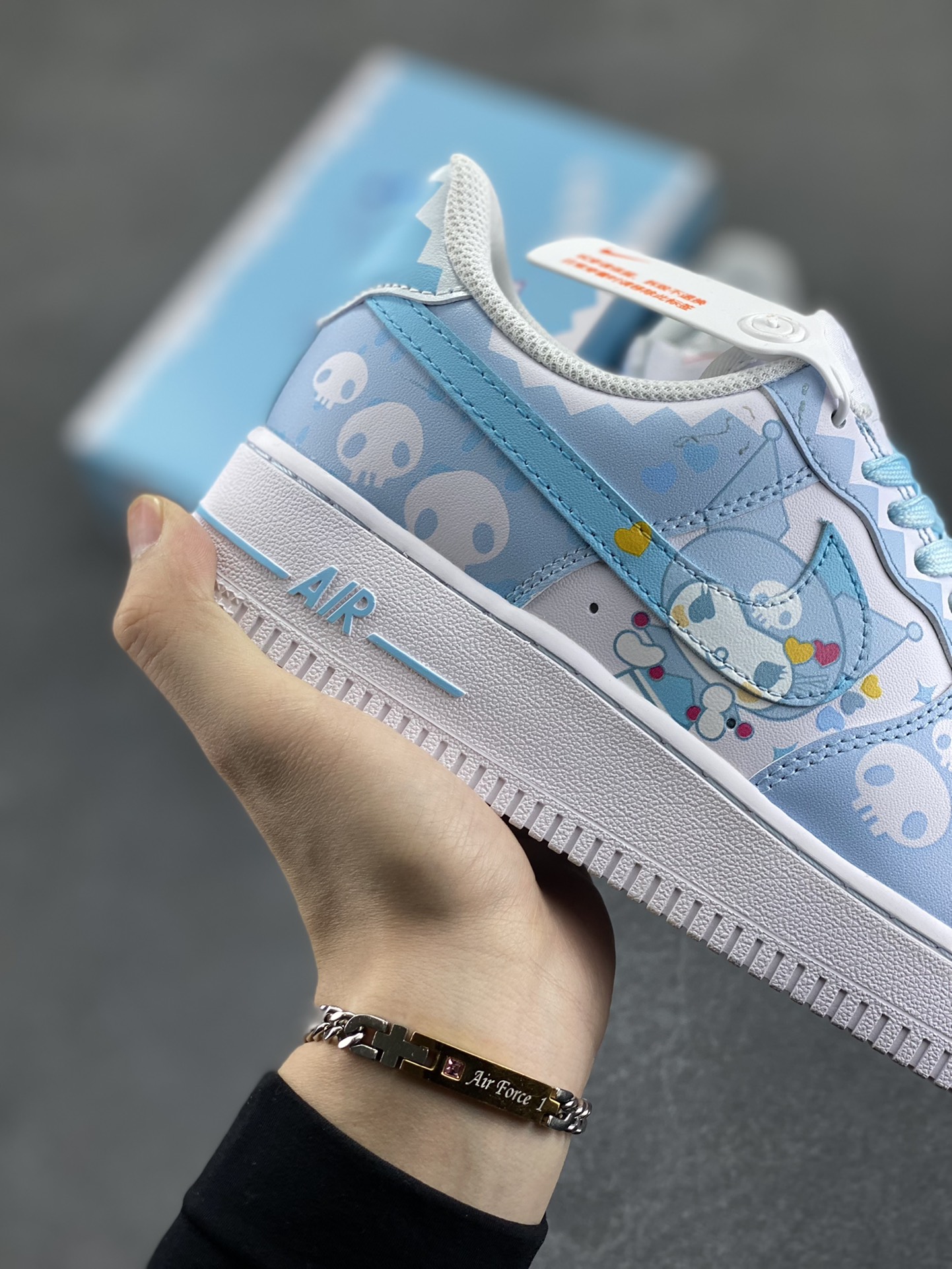 图片[6]-超限量联名  Doraemon×Nike Air Force 1 Low小巫女联名款 骷髅头空军一号 渐变白天蓝 低帮休闲板鞋 定制皮料 纯正空军板型 原装定制鞋盒 原楦头原纸板 内置全掌气垫 货号：CW2288-111 尺码：36 36.5 37.5 38 38.5 39 40 40.5 41 42 42.5 43 44 44.5 45-选品中心