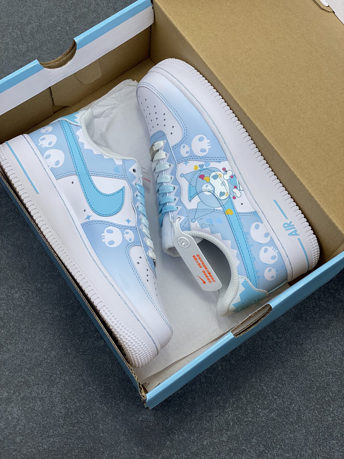图片[9]-超限量联名  Doraemon×Nike Air Force 1 Low小巫女联名款 骷髅头空军一号 渐变白天蓝 低帮休闲板鞋 定制皮料 纯正空军板型 原装定制鞋盒 原楦头原纸板 内置全掌气垫 货号：CW2288-111 尺码：36 36.5 37.5 38 38.5 39 40 40.5 41 42 42.5 43 44 44.5 45-选品中心