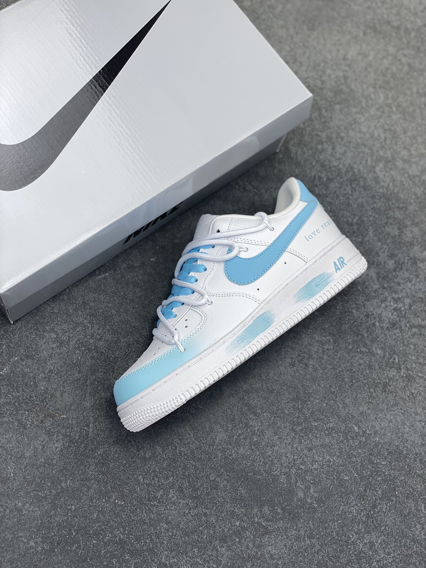 图片[7]-Nike Air Force 1 Low’07 冰蓝莫吉托 空军一号绑带低帮休闲板鞋 定制皮料 定制鞋盒 配件齐全 原楦原纸板 纯正空军版型 内置全掌气垫 货号：CQ2288-801 尺码：36 36.5 37.5 38 38.5 39 40 40.5 41 42 42.5 43 44 44.5 45-选品中心