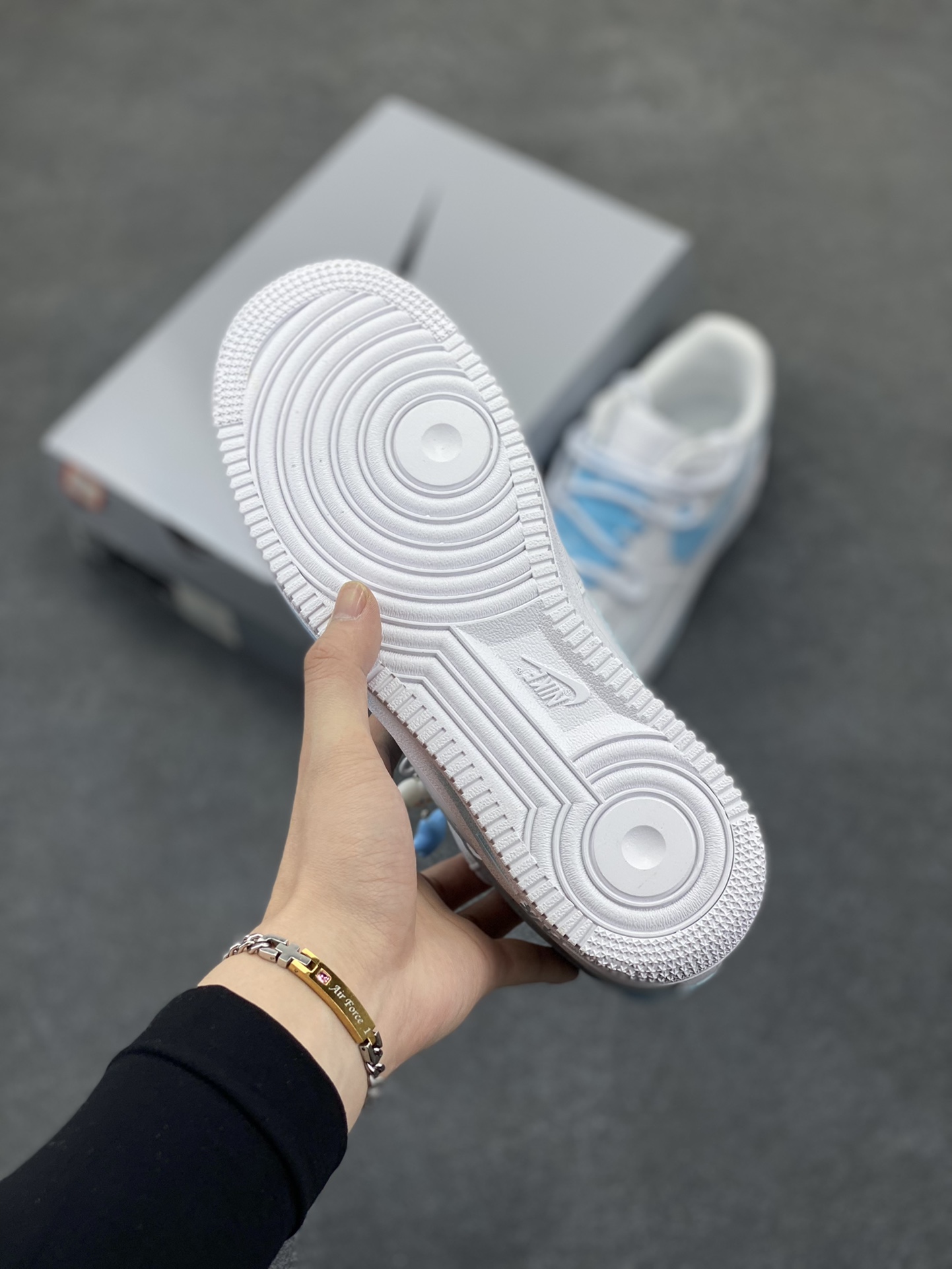 图片[5]-Nike Air Force 1 Low’07 冰蓝莫吉托 空军一号绑带低帮休闲板鞋 定制皮料 定制鞋盒 配件齐全 原楦原纸板 纯正空军版型 内置全掌气垫 货号：CQ2288-801 尺码：36 36.5 37.5 38 38.5 39 40 40.5 41 42 42.5 43 44 44.5 45-选品中心
