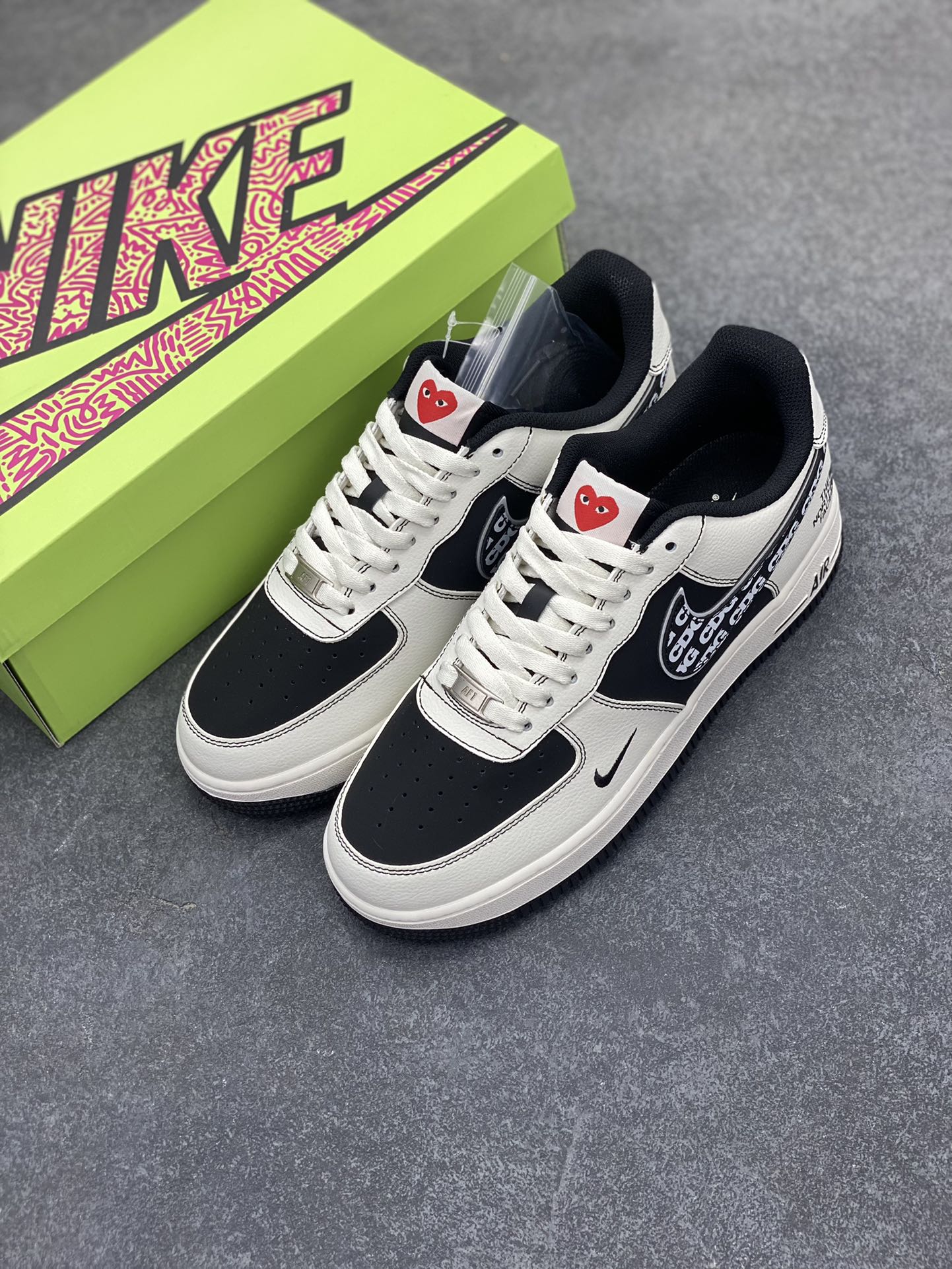 图片[8]-高端定制Nike Air Force 1 \’07 Low 北面联名——— 奶白黑钩CDG 高端定制 低帮休闲板鞋 定制鞋盒 大厂纯原品质出货 超高清洁度 皮料切割干净无任何毛边 细节完美 货号：KY8899-110 尺码：36 36.5 37.5 38 38.5 39 40 40.5 41 42 42.5 43 44 44.5 45-选品中心
