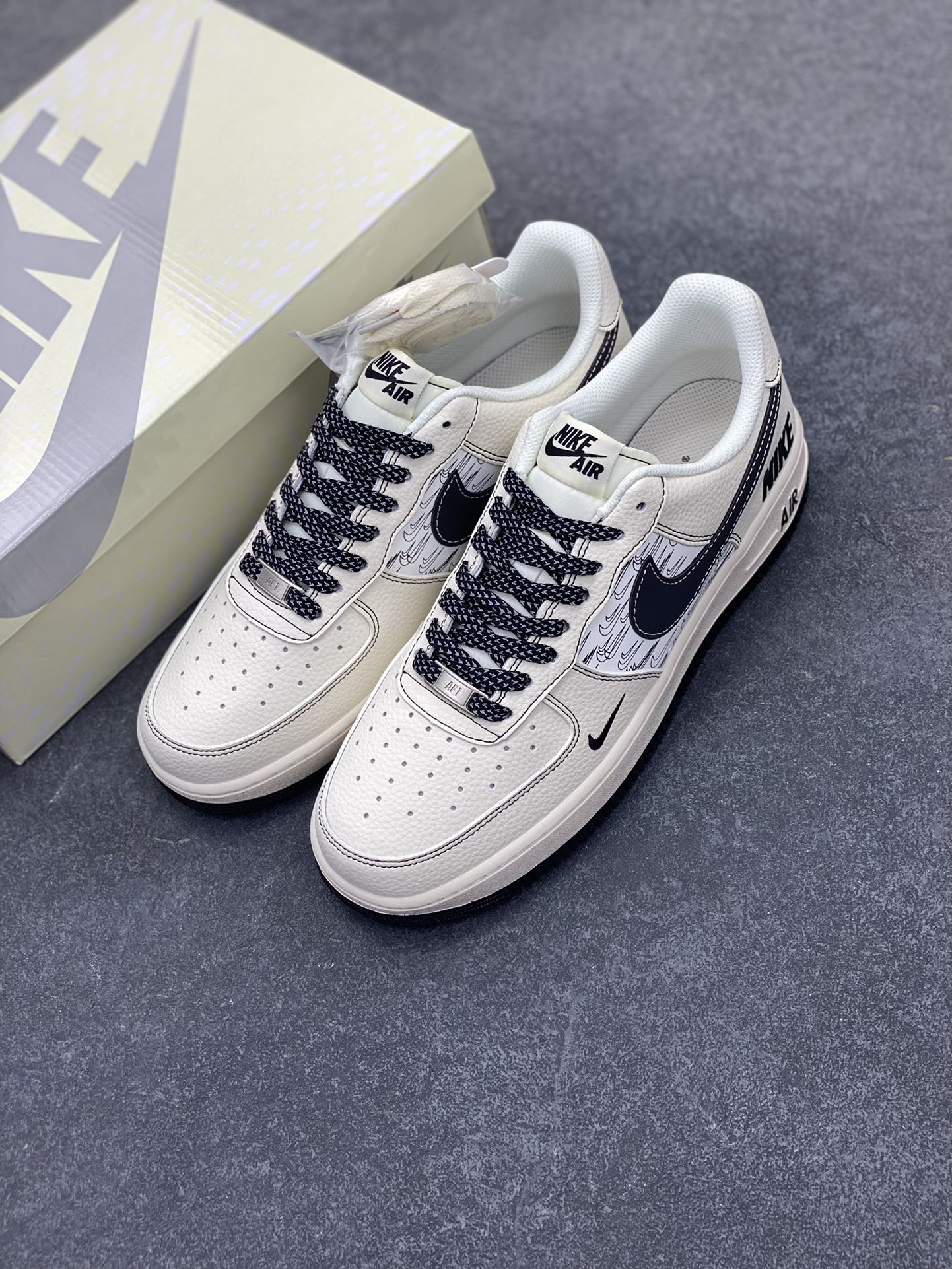 图片[8]-NIke Air Force 1 \’07 Low “NIKE联名——米黑多重勾”空军一号 低帮 运动鞋 休闲鞋 折边针车 工艺难度大 原楦头原纸板 原装鞋盒 定制五金配件 内置全掌气垫 原厂鞋底 货号：HH7518-068 尺码：36 36.5 37.5 38 38.5 39 40 40.5 41 42 42.5 43 44 44.5 45-选品中心