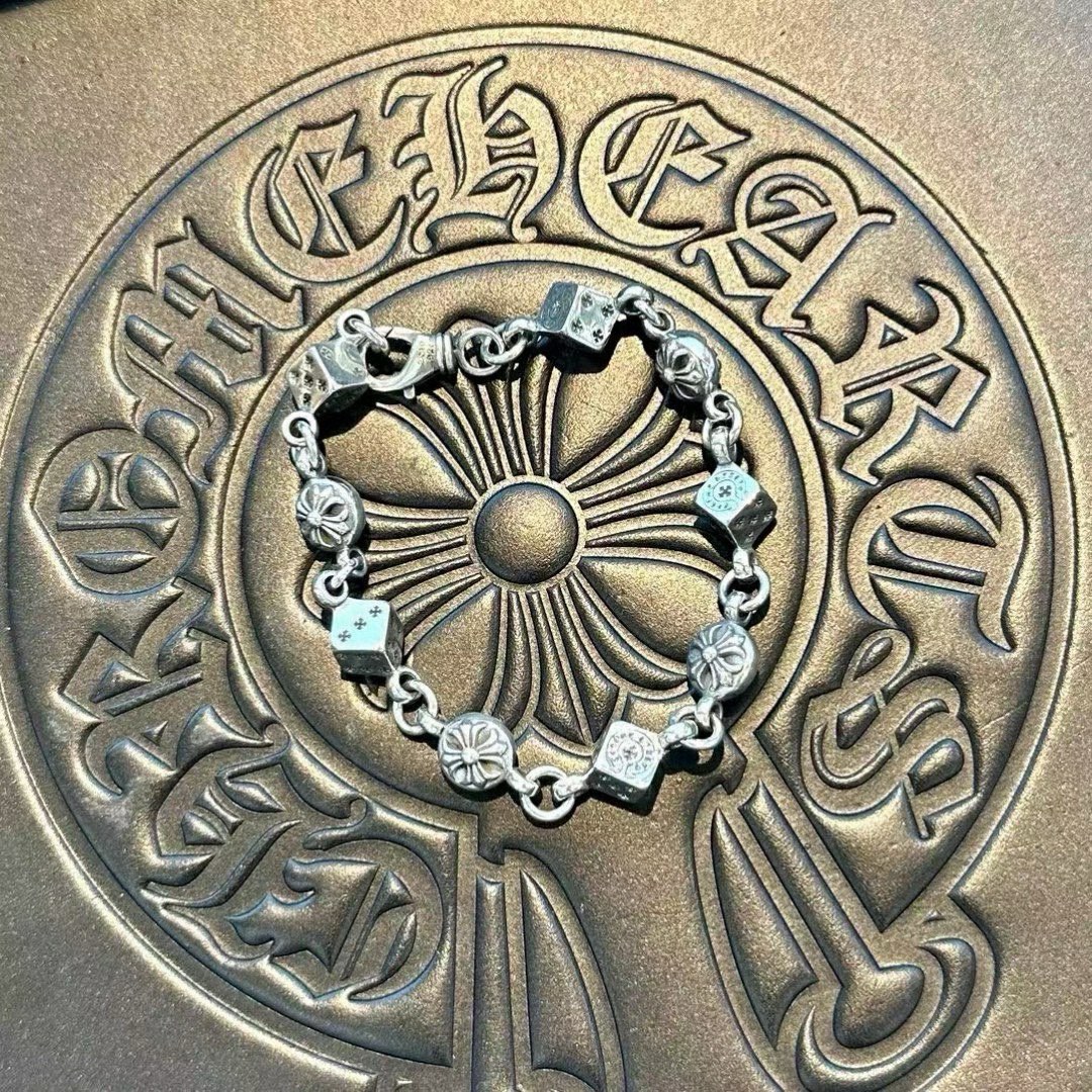 NO:108205,[Original counter] [Chrome Hearts Croxin] Classic retro dice bracelet, cross bracelet, a simple style that both men and women can control, fashionable and versatile style, a must-have for trendy people, jewelry quality, chrome hearts, chrome hearts, bracelet19860909【专柜原版】【Chrome Hearts克罗心】经典复古骰子手链手 十字架手链 男女都可以驾驭的版本简约风格 时尚百搭款 潮人必备,饰品精品,chrome hearts,chrome hearts,bracelet,Jewelry