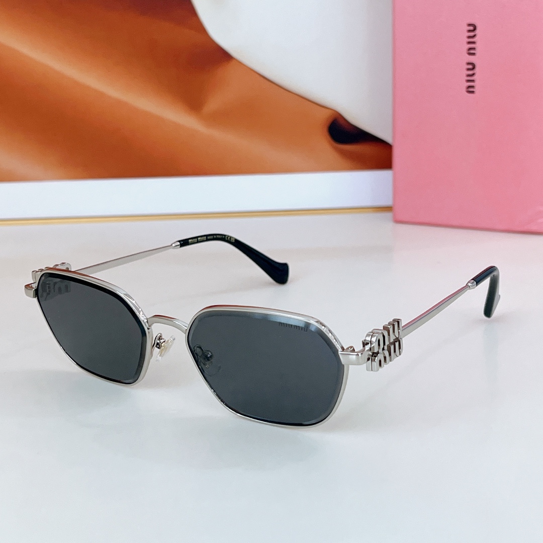  MIU MIU
MOD：MU55ZS
Size：60口18 145
🔝🔝