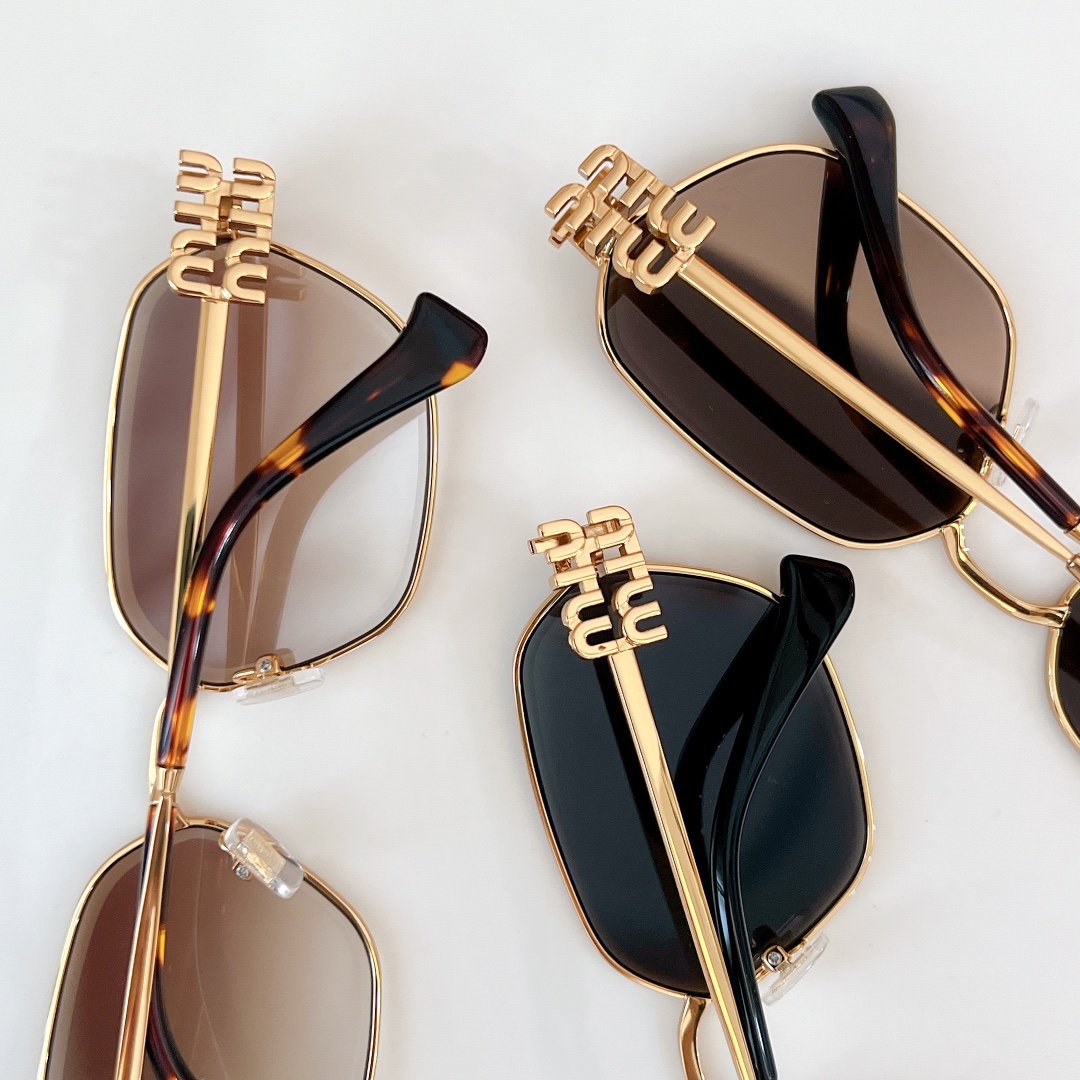  MIU MIU
MOD：MU55ZS
Size：60口18 145
🔝🔝