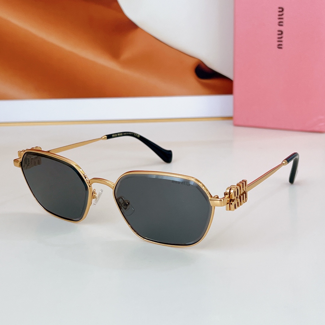  MIU MIU
MOD：MU55ZS
Size：60口18 145
🔝🔝