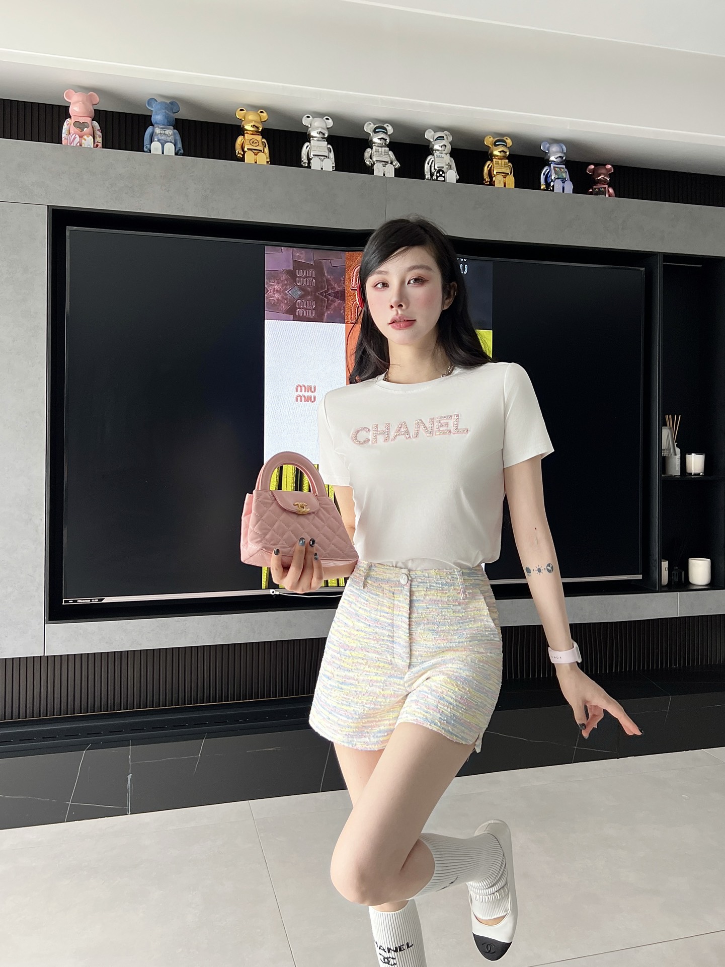 NO:319711,190T-shirt 53280 shorts - Chane* - new summer suit, separate, exclusive custom edition, adopt multiple processes such as embroidery beads, and the fabrics are also topped, and the whole set of clothes is super textured, SML, chanel, shorts, tees, t-shirt, alexander wang19860909190T恤53280短裤——Chane*——夏季新款套装,分开拿,独家定制开版,采用刺绣钉珠等多重工艺,面料用的也都是顶顶好的,整套衣服上身超级有质感,SML,,chanel,shorts,tees，t-shirt,alexander wang,Women's clothing