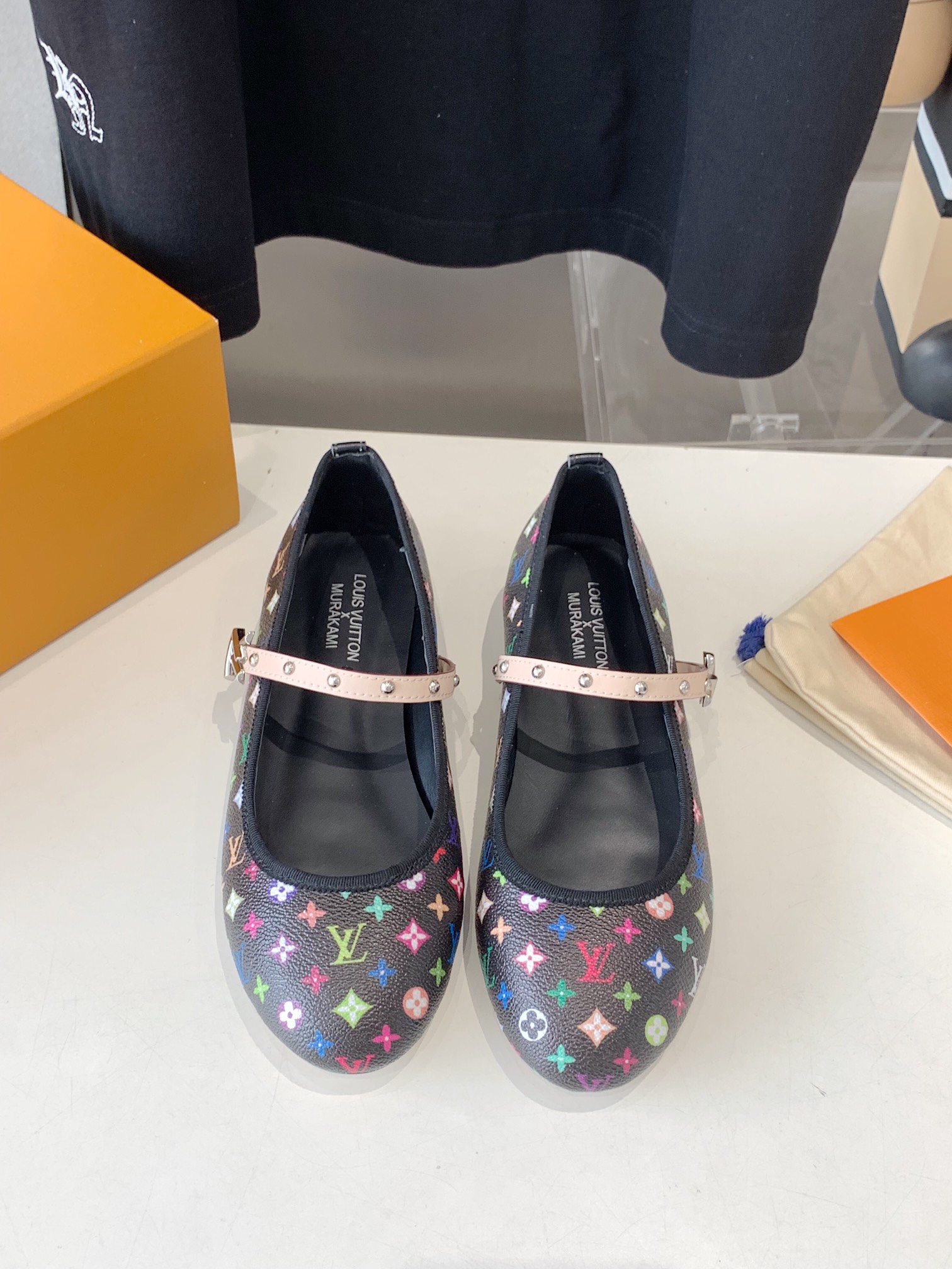 NO:240293,Spring VUITTON LOUI.金博￣￣￣￣￣￣￣￣ Rubber sole Double-layer genuine leather sole ★Premium version ★Original development Exclusive mold opening ★Size 35/42, ballet shoes, louis vuitton19860909春款VUITTON LOUI .馿家￣￣￣￣￣ 橡胶底 双层真皮底 ★顶级版本  ★原版开发 独家开模 ★码数35/42,芭蕾舞鞋,louis vuitton,Women's Shoes