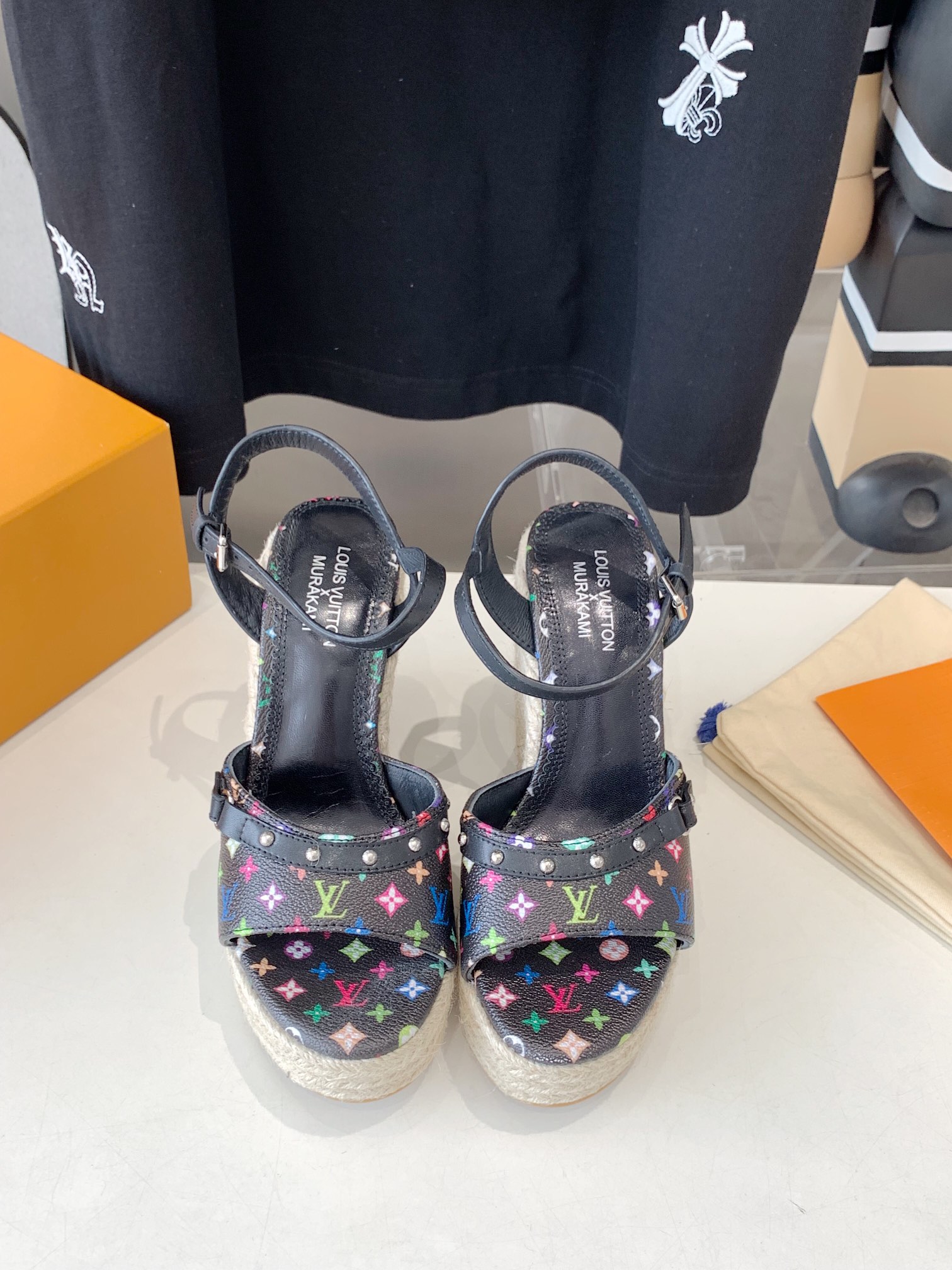 NO:240290,Spring VUITTON LOUI.金官￣￣￣￣￣￣￣ ★Top version ★Original development Exclusive model opening ★Size 35/42, sandals, louis vuitton, sandals19860909春款VUITTON LOUI .馿家￣￣￣￣ ★顶级版本  ★原版开发 独家开模 ★码数35/42,凉鞋,louis vuitton,sandals,Women's Shoes