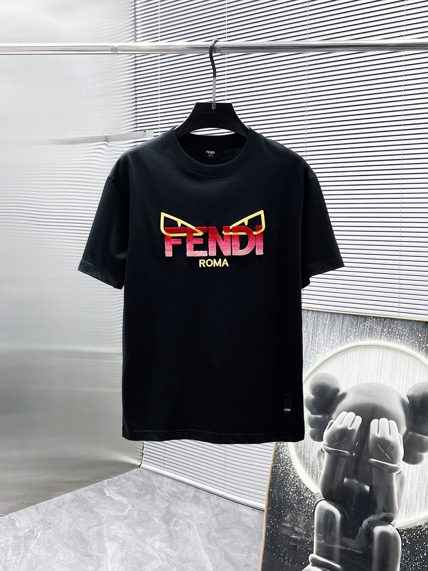 NO:140854,Fendi Fendi Ss New Style, Half-sleeved T-shirt, Short-sleeved Round Neck T-shirt, High-end Version!  Customized fabrics for counters are breathable and comfortable, with impeccable details, and the brand element design concept reflects high quality. The feel is delicate and soft!  It is casually cut, with a great upper body style!  Number of codes 48-56, fendi, fendi, T-shirt, tees, t-shirt, alexander wang19860909芬迪 fendi ss新款 半袖 体恤 短袖 圆领T恤,高端版本！专柜定制面料 透气舒适度高,细节无可挑剔,品牌元素设计理念,体现高品质.手感细腻柔软！呈现休闲裁剪,上身版型超赞！码数48-56,,fendi,fendi,T-shirt,tees，t-shirt,alexander wang,Men's clothing