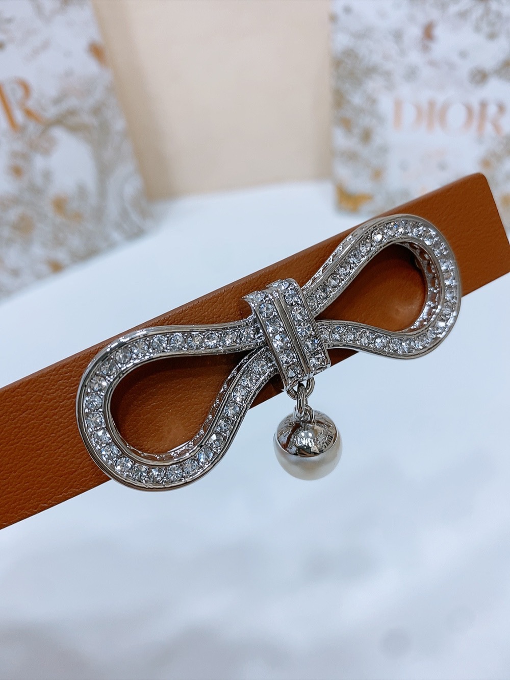 Dior 宽 1.8cm · 代购级 迪奥 Dior Nœud de Dior 腰带 蝴蝶钻扣 宽度18毫米