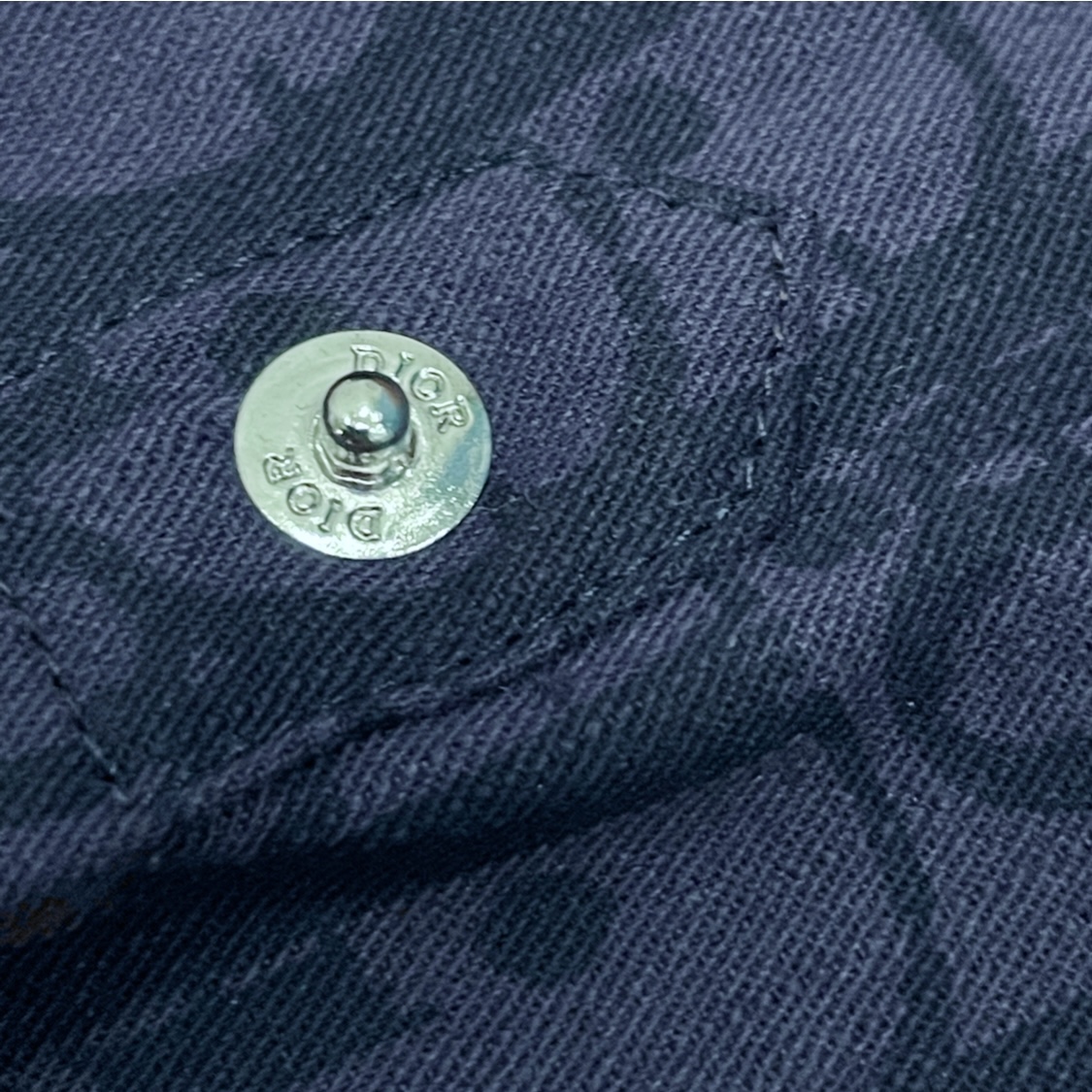 Fashionable Unisex Dior Zidio Shirt with Custom High-Quality Details in Multiple Sizes - 图片 6