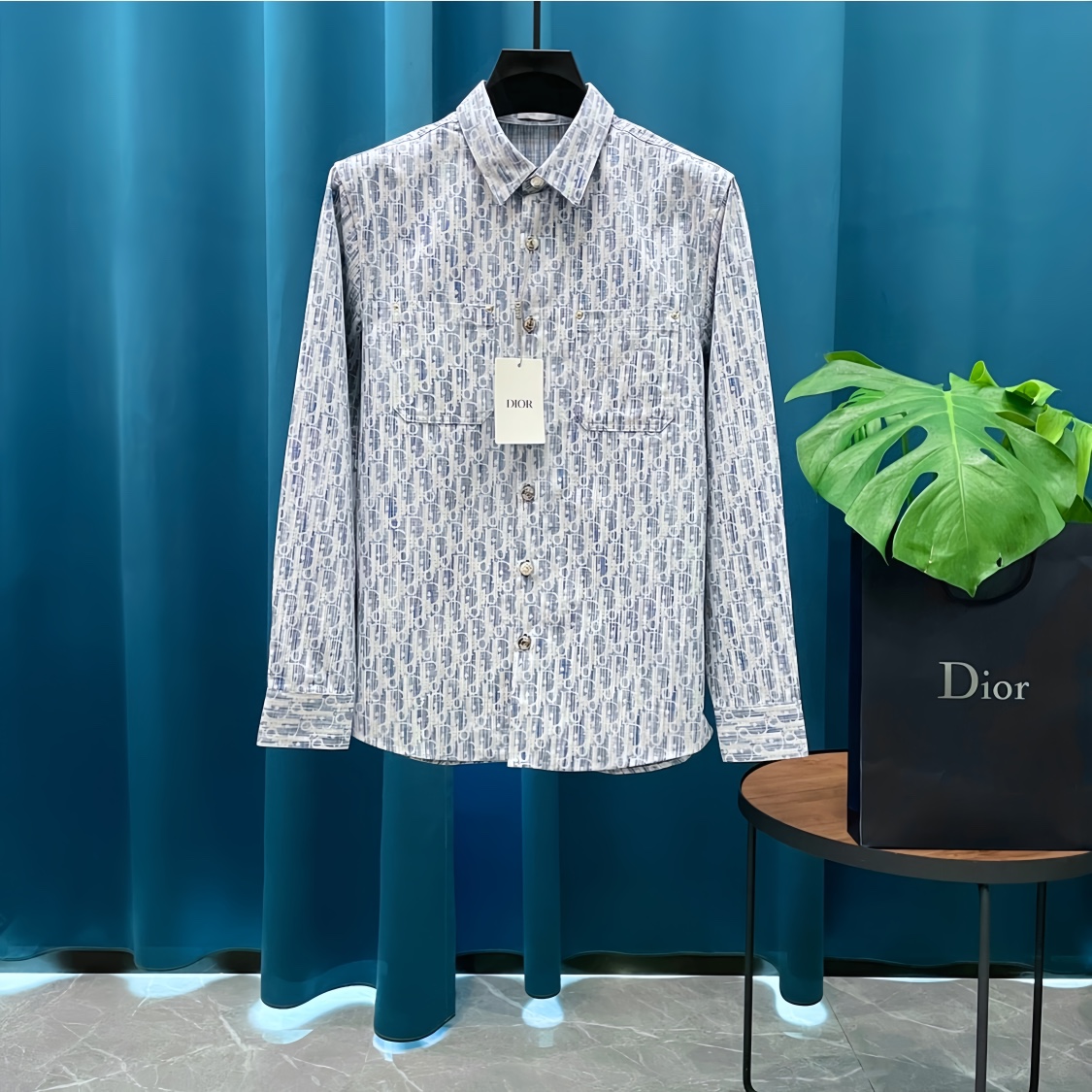P155 Dior➡️Chaqueta camisera de mezclilla con logo de jacquard con letras para presbicia Dior, mismo estilo para hombre…