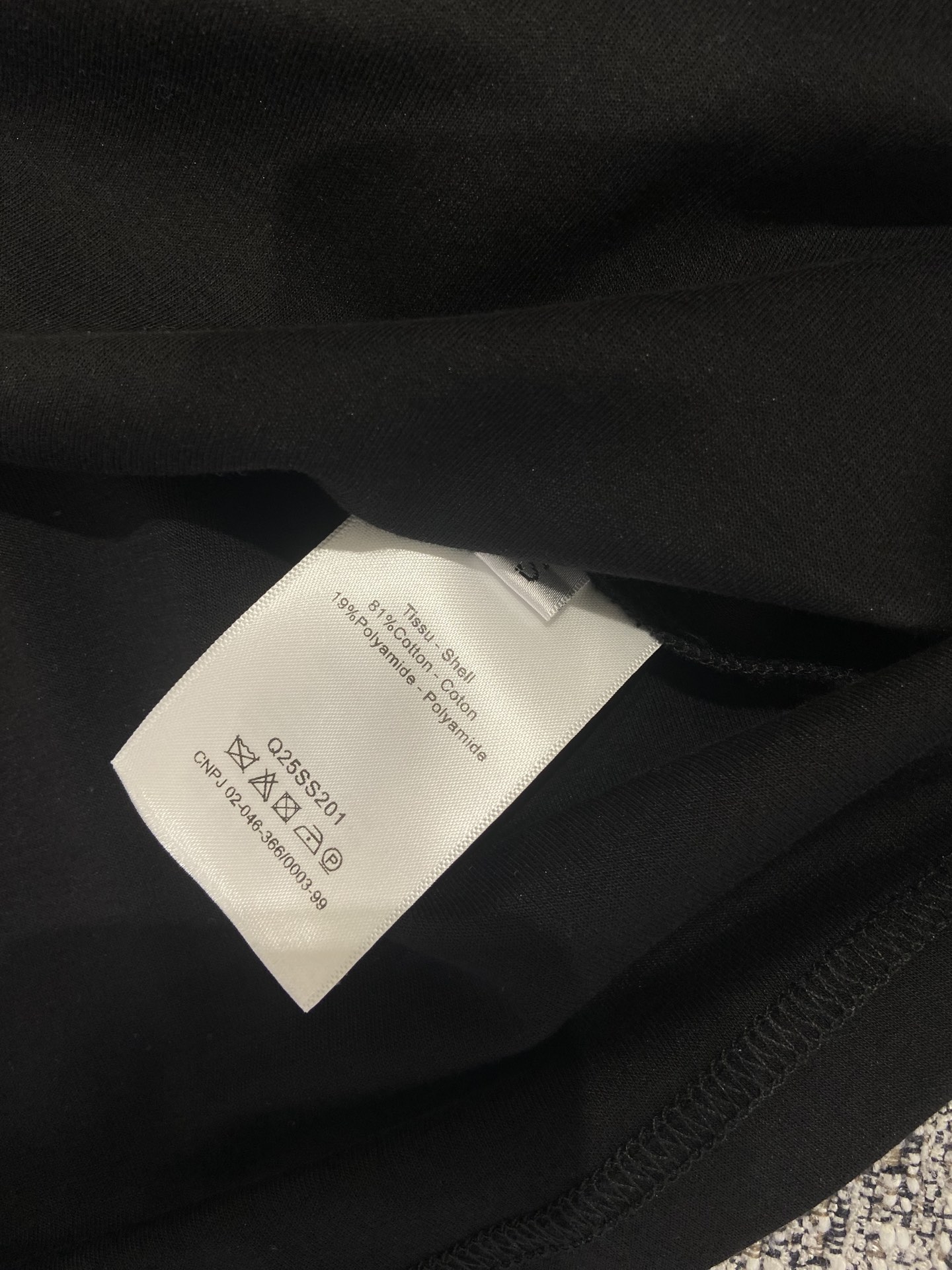 BV Rabbit Nail T-shirt: Stylish and Luxurious Female Suit Update with Rabbit Elements - 图片 5