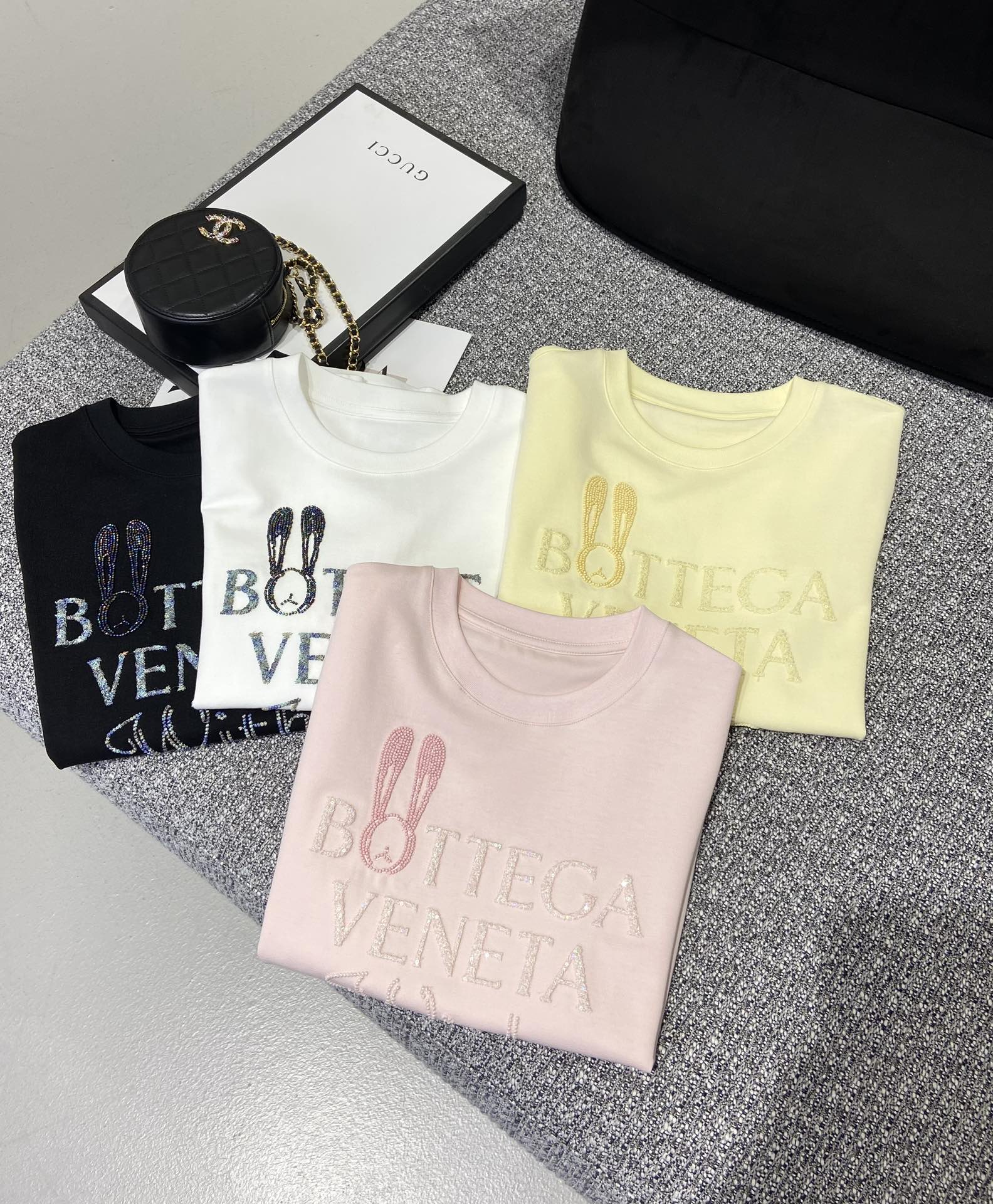 BV Rabbit Nail T-shirt: Stylish Update for Spring and Summer - 图片 9