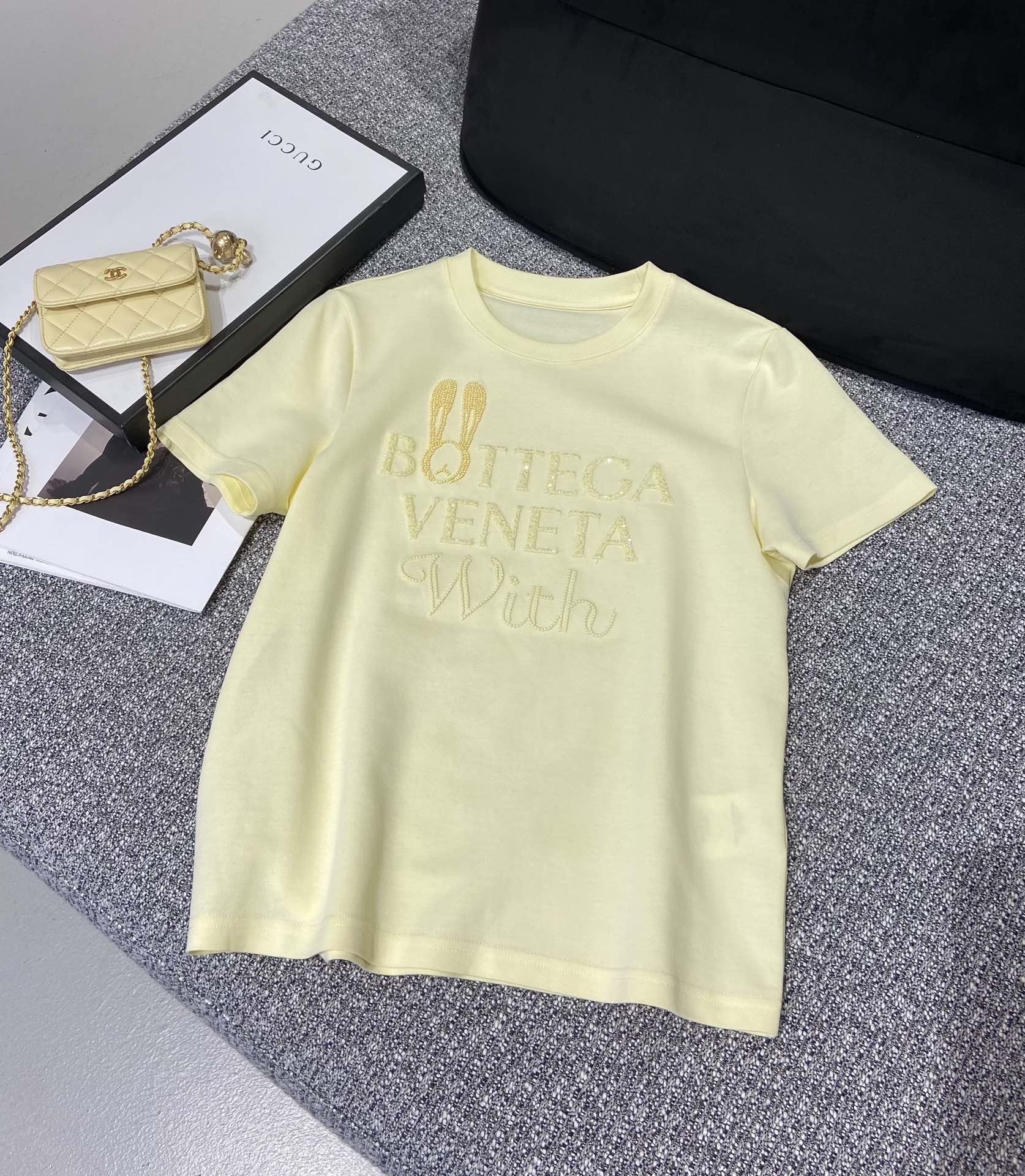 BV Rabbit Nail T-shirt: Stylish Update for Spring and Summer - 图片 2