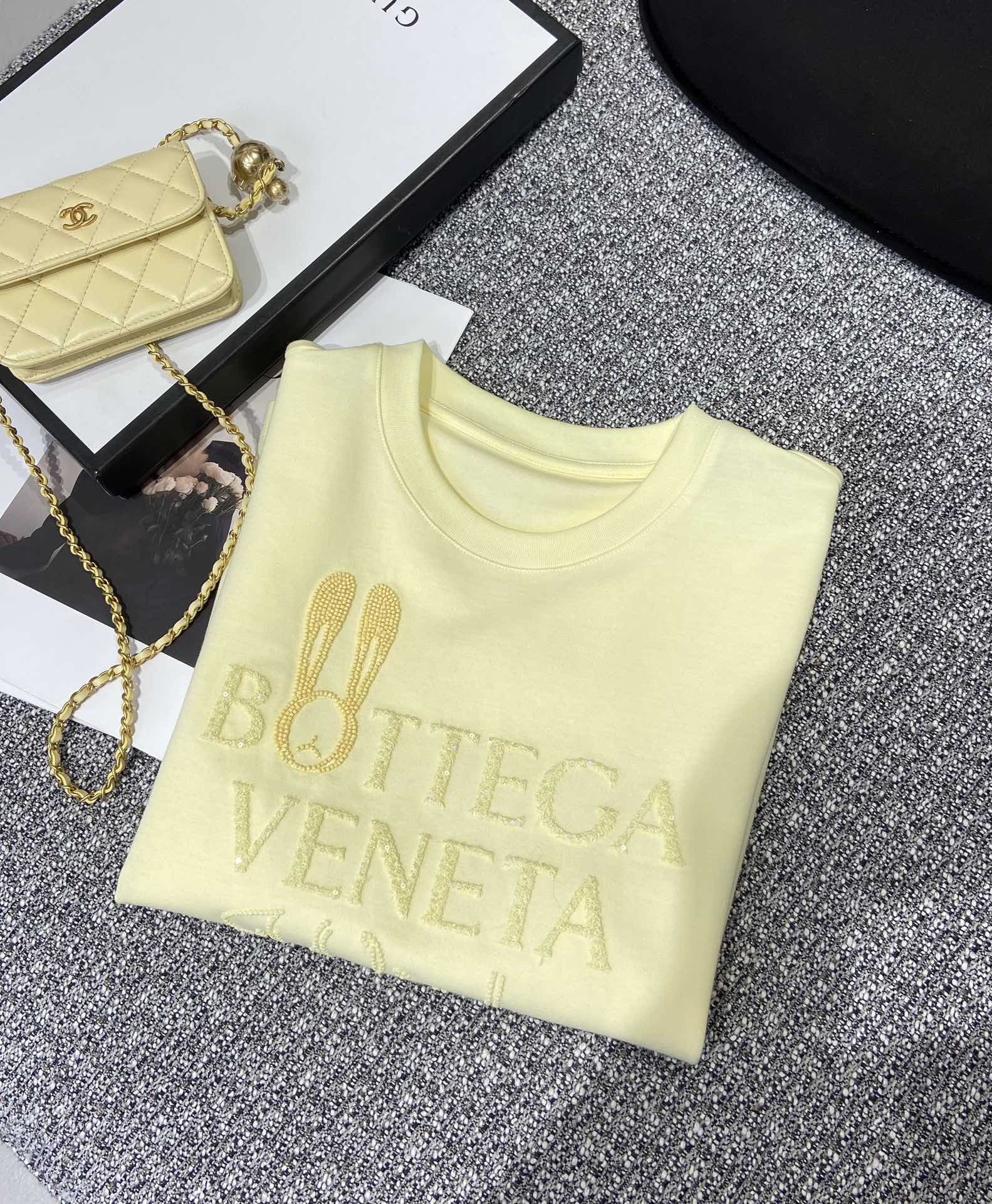 BV Rabbit Nail T-shirt: Stylish Update for Spring and Summer - 图片 6