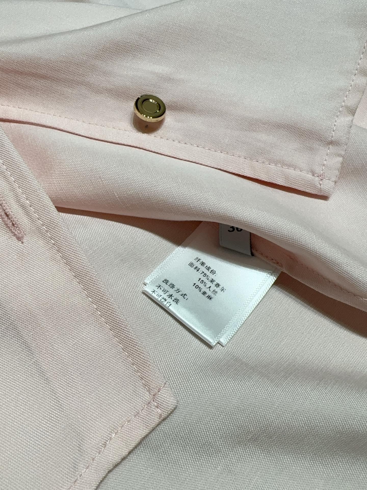 “New Loro Piana Women’s Pink Suit Set: Long-Sleeved Shirt & Semi-Skirt Combos – Silk Fabric, Classic Design” - 图片 7