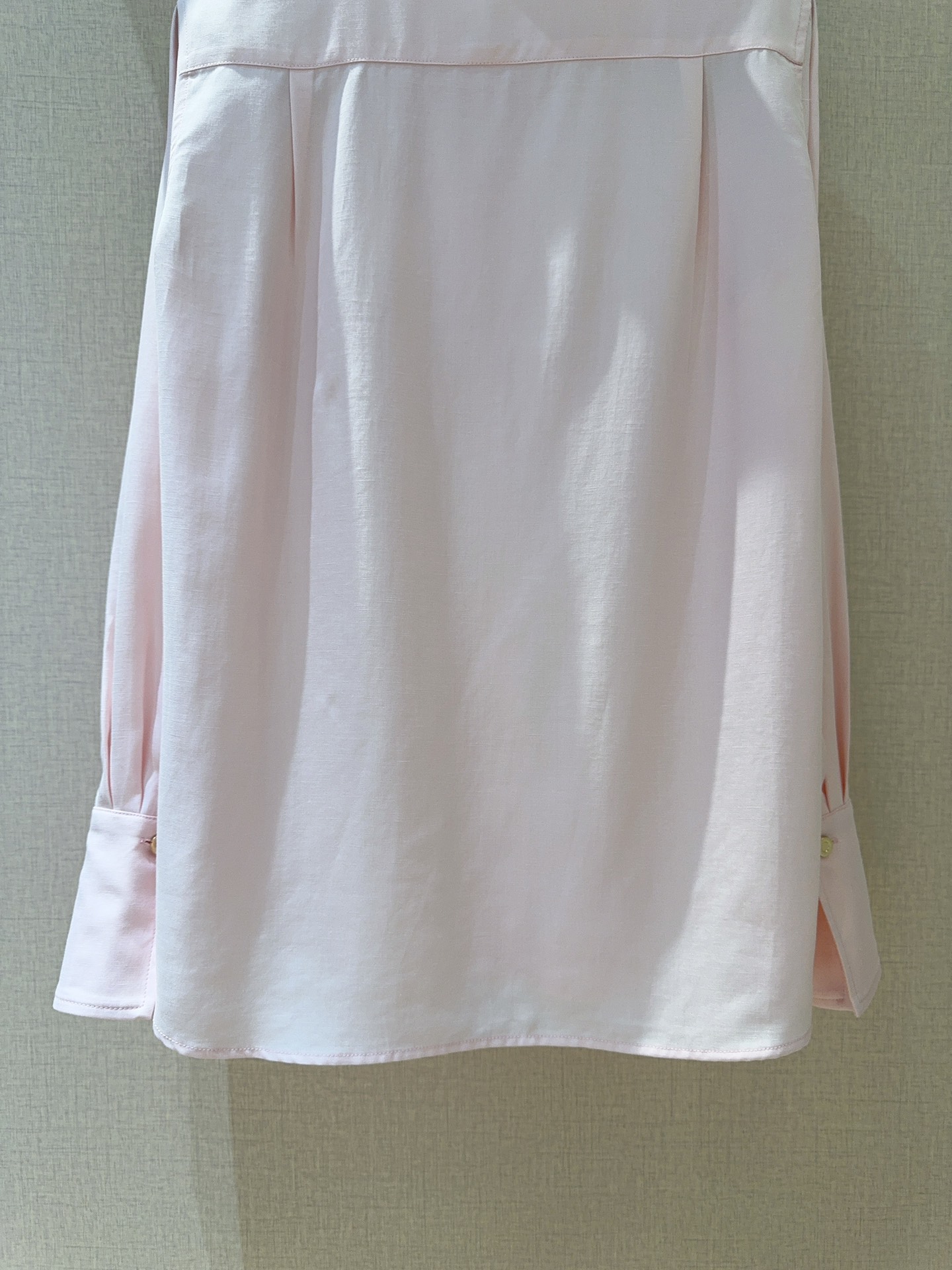 “New Loro Piana Women’s Pink Suit Set: Long-Sleeved Shirt & Semi-Skirt Combos – Silk Fabric, Classic Design” - 图片 6