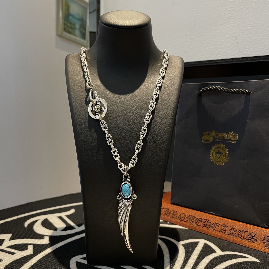 NO:108771,[New Products are on the Shelves] Goro’s Takahashi Goro Matsushi Feather Pendant, Takahashi Classic Letter Necklace, Top Version, Accepted Exclusive Shooting, Focus on the High-end Market, Kuaishou/ins/Xiaohongshu popular models, absolutely different from ordinary versions!  The details of the picture product are consistent with ZP!  Original production process, precision quality, purely handmade, authentic model opening, fashion essentials, both men and women can wear, same couple style, rock punk silver style, retro elements, trendy and versatile, same style on the official website, fine jewelry, necklace19860909批【新品上架】Goro’s高桥吾郎松石羽毛吊坠,高桥经典字母项链,顶级版本,认准独家拍摄,主攻高端市场 ,快手/ins/小红书热门款,绝对区别普通版本！图片产品细节与ZP一致！原版制作工艺 精工品质 纯手工打造 ～正品开模潮流时尚必备 男女均可佩戴 情侣款同款 摇滚朋克泰银风格 复古元素 潮流百搭 官网同款,饰品精品,necklace,Jewelry