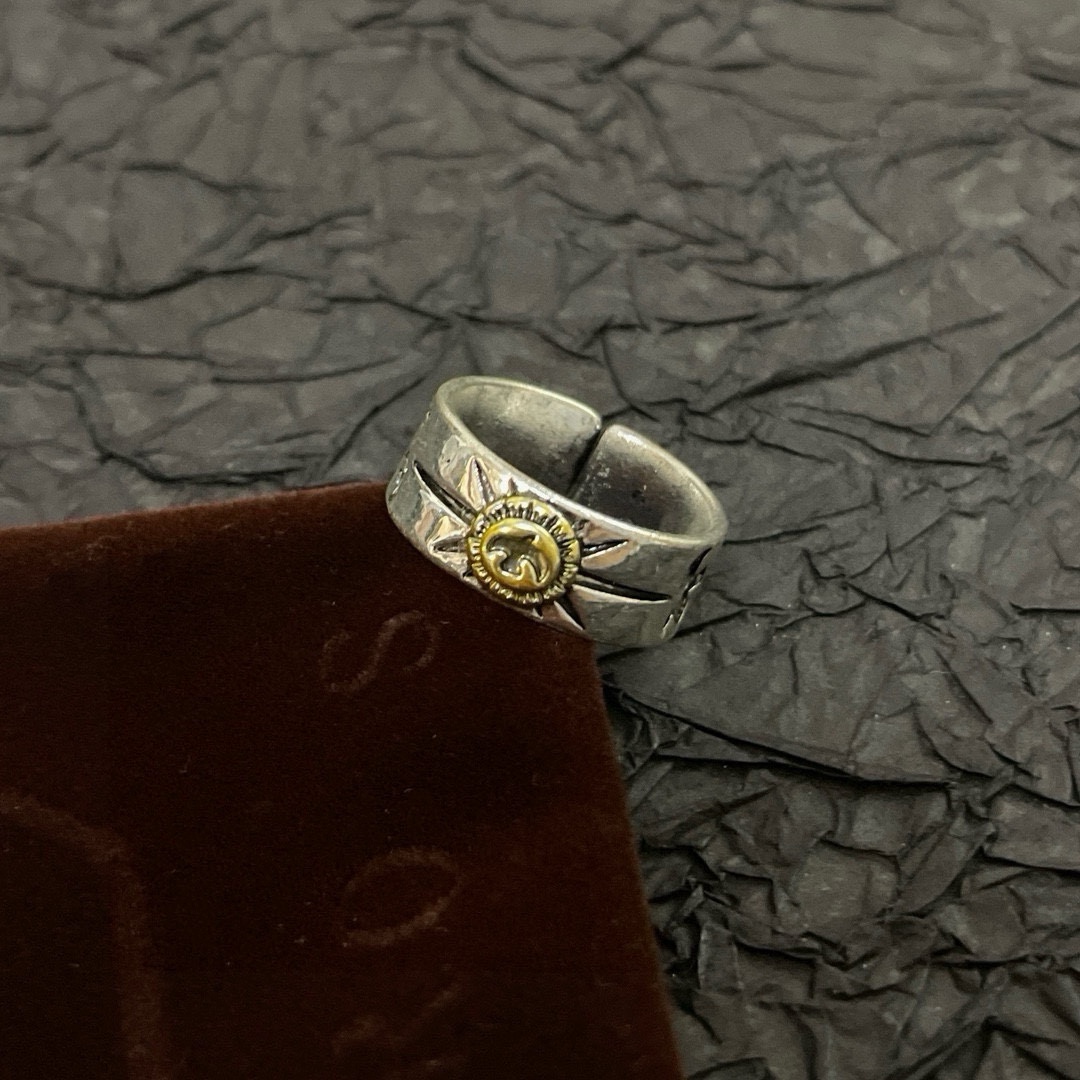 NO:108783,Comment [New Products on Shelves] Goro’s Takahashi Goro Ring, top version, accurate exclusive shooting, focus on the high-end market, absolutely different from the ordinary version!  The details of the picture product are consistent with ZP!  Original production process, precision quality, purely handmade, authentic model opening, fashion essential, can be worn by both men and women, same couple style, rock punk silver style, retro elements, trendy and versatile, same style on the official website, fine jewelry, ring19860909批【新品上架】Goro’s高桥吾郎戒指,顶级版本 认准独家拍摄 主攻高端市场 绝对区别普通版本！图片产品细节与ZP一致！原版制作工艺 精工品质 纯手工打造 ～正品开模潮流时尚必备 男女均可佩戴 情侣款同款 摇滚朋克泰银风格 复古元素 潮流百搭 官网同款,饰品精品,ring,Jewelry