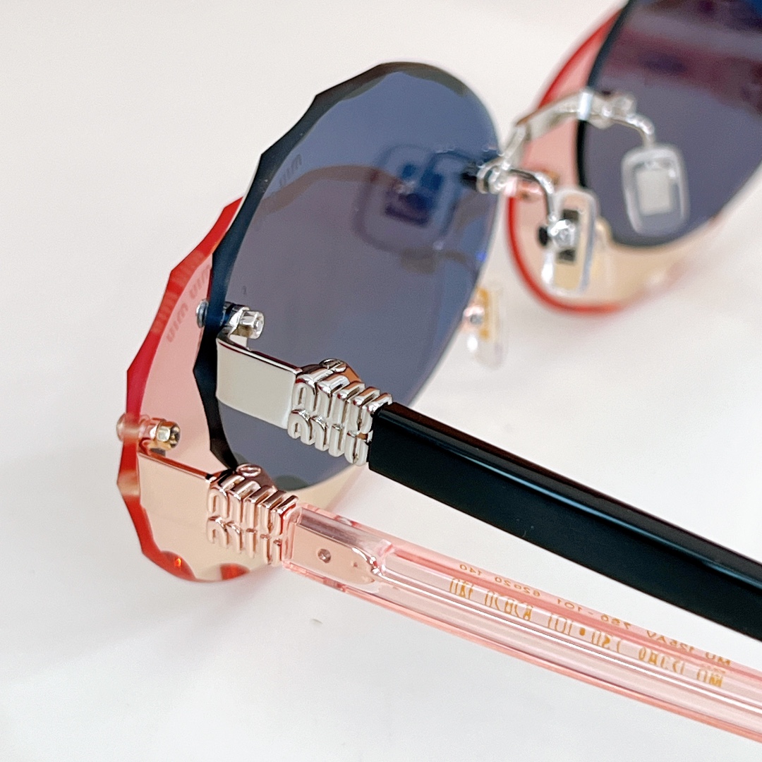  MIU MIU
MOD：MU125AV
Size：62口20 140
🔝🔝