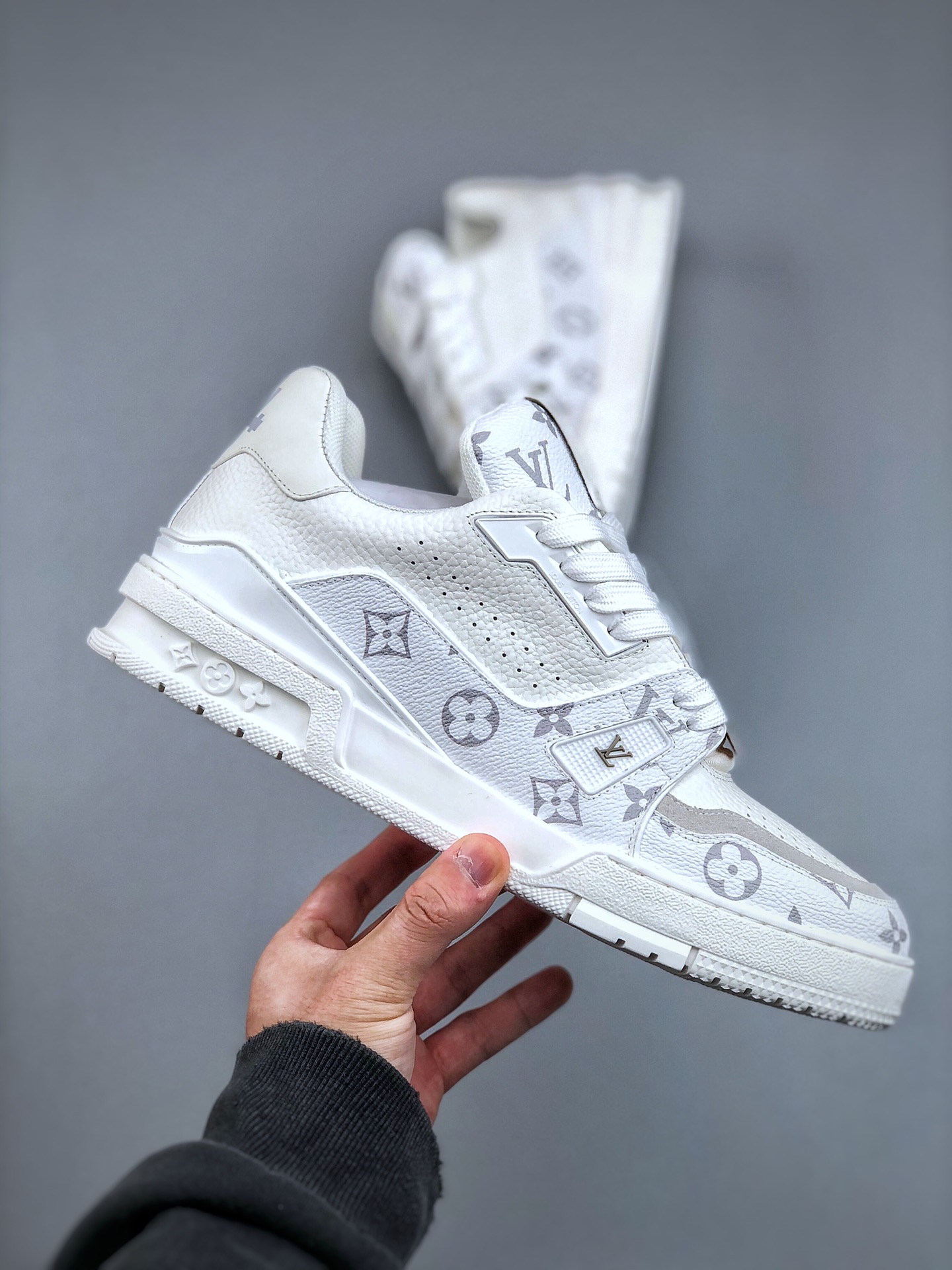 Louis Vuitton Trainer 2.0 Sneaker White Monogram Low Top, Size 39-45 4 i1742925490 4908 3