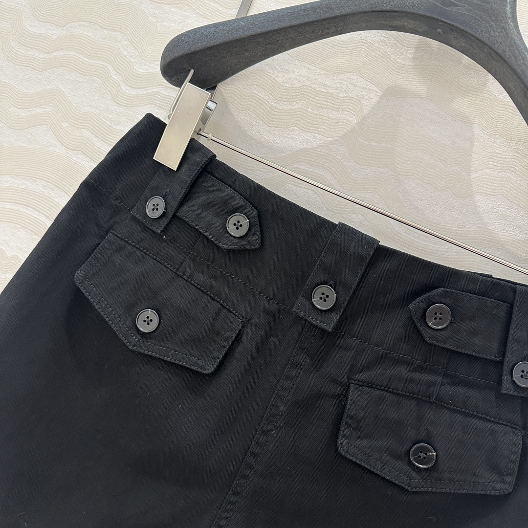 独家首发❤️原单品质，PR长期主义穿搭！知识分子时髦工装小短裤！配送金属扣腰带，山系工装口袋设计，甜酷兼