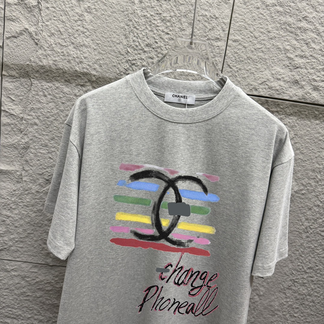 New Spring 2025 Classic Rainbow Letter Stamp T-shirts: Details on Sizes and Colors - 图片 3