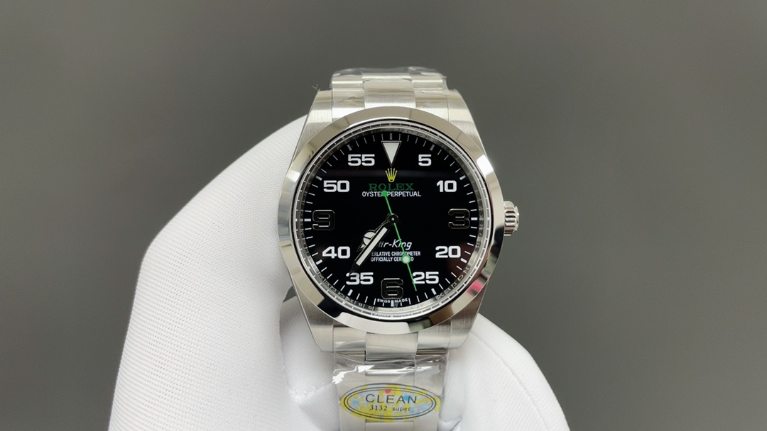 NO:392895,New Products Clean Factory/C Factory Rolex ROLEX MK1 Air Overlord Series 116900, three-code in one with NFC sensing card This Air Overlord, watch code 34Y6Y, watch buckle code, R3L. Model 116900 size 39mm, equipped with 3132 integrated movement movement movement / (non-small factory low version, movement has calendar gears and free space) Before this, there were also different factories, but none of them were particularly good, and some details can be said to be completely wrong. Out of personal feelings, this 39mm was specially made  The Sky Overlord. C factory is a fine product. Although this model is an aperture plate, the production process is not simple, especially the digital scale on the dial, the shape must be regular, the overall polishing is moderate, and the difficulty of filling in luminous. It includes Rolex's unique Mercedes-Benz diving pointer. It can be said to be an advanced version of the Sky Overlord. However, it is not as ostentatious as a water ghost. It is low-key and restrained. It is a watch with very good playability. Watch code, 34Y6Y, watch buckle code, R3L, three-code custom-made American version, with NFC, and the simulation is self-evident. Then it will be released for players to appreciate. The exquisite recommendation of men's mechanical watch, rolex19860909新品 Clean厂/c厂 劳力士 ROLEX MK1 空中霸王型系列一116900,三码合一附带NFC感应卡 本次空中霸王,腕表编码34Y6Y,腕表表扣编码, R3L.型号一116900尺寸39mm 搭载3132一体机机芯机芯/,（非小厂低版本,机芯有日历档位,有空档）在这之前也有不同工厂制作,但是都没有特别好的,甚至有部分细节可以说完全不对版.出于个人情怀,所以特别制作了这枚39mm 空中霸王.C厂出品,必属精品,这款虽然是光圈板带,但是制作工艺也并不简单,特别是表盘上的数字刻度,形状要规整,整体打磨适中,以及填充夜光的难度.包括劳力士独有的奔驰潜水指针.可以说是空中霸王的进阶版.但是又没有水鬼的张扬.低调且内敛.是可玩性非常不错的一枚腕表.腕表编码,34Y6Y,腕表表扣编码,R3L,三码合一定制美版,附带NFC,仿真度不言而喻.随后也会放出真假对比供玩家鉴赏.精致推荐男士机械腕表,,rolex,Watch