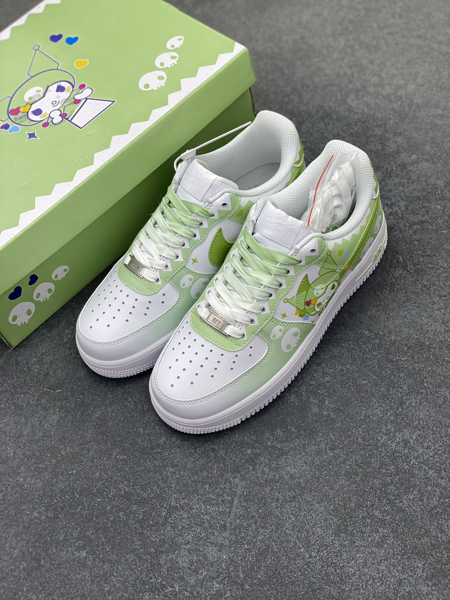 图片[8]-超限量联名  Doraemon×Nike Air Force 1 Low小巫女联名款 渐变白青绿 骷髅头空军一号低帮休闲板鞋 定制皮料 纯正空军板型 原装定制鞋盒 原楦头原纸板 内置全掌气垫 货号：CW2288-111 尺码：36 36.5 37.5 38 38.5 39 40 40.5 41 42 42.5 43 44 44.5 45-选品中心