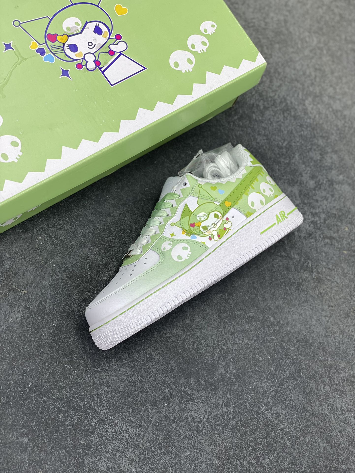 图片[7]-超限量联名  Doraemon×Nike Air Force 1 Low小巫女联名款 渐变白青绿 骷髅头空军一号低帮休闲板鞋 定制皮料 纯正空军板型 原装定制鞋盒 原楦头原纸板 内置全掌气垫 货号：CW2288-111 尺码：36 36.5 37.5 38 38.5 39 40 40.5 41 42 42.5 43 44 44.5 45-选品中心