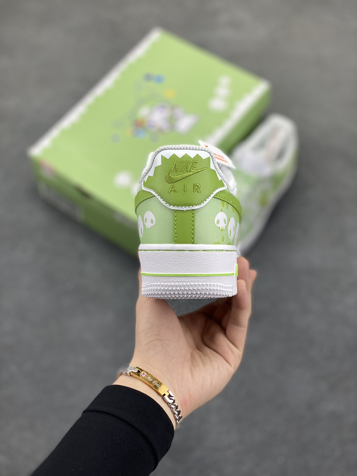 图片[4]-超限量联名  Doraemon×Nike Air Force 1 Low小巫女联名款 渐变白青绿 骷髅头空军一号低帮休闲板鞋 定制皮料 纯正空军板型 原装定制鞋盒 原楦头原纸板 内置全掌气垫 货号：CW2288-111 尺码：36 36.5 37.5 38 38.5 39 40 40.5 41 42 42.5 43 44 44.5 45-选品中心