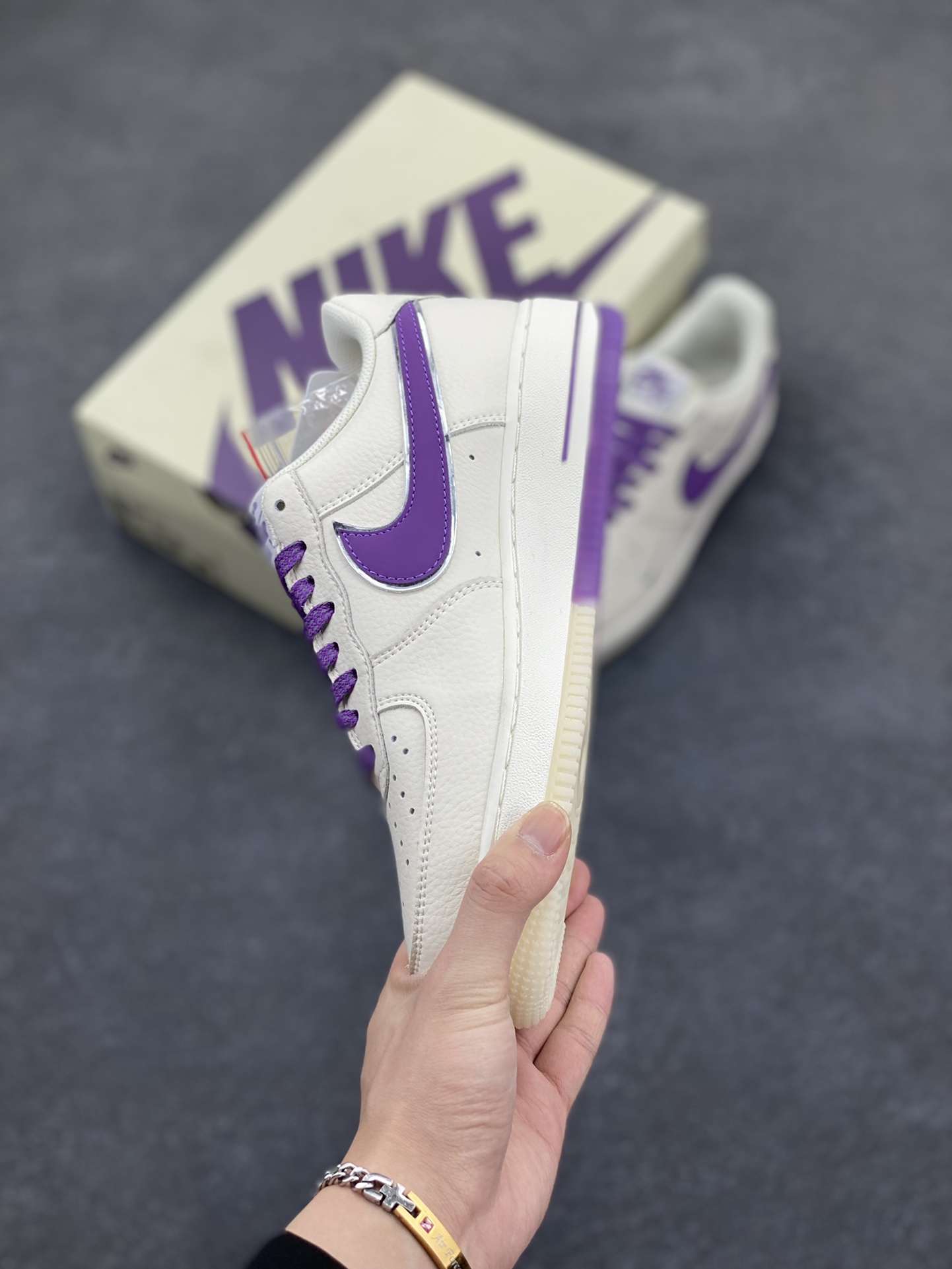 图片[3]-Nike Air Force 1 Low 米紫双色底 满天星空军一号低帮休闲板鞋 3M反光 水晶大底 定制鞋盒 原楦头原纸板 纯正空军版型 内置全掌气垫 货号：JJ0253-010 尺码：36 36.5 37.5 38 38.5 39 40 40.5 41 42 42.5 43 44 44.5 45-选品中心