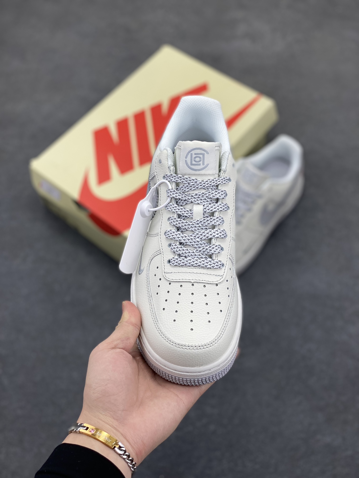 图片[2]-Nike Air Force 1 Low 陈冠希联名 原楦头原纸板 打造纯正空军版型 专注外贸渠道 全掌内置蜂窝气垫 原盒配件 原厂中底钢印、拉帮完美 货号：GX030609 尺码：36 36.5 37.5 38 38.5 39 40 40.5 41 42 42.5 43 44 44.5 45-选品中心