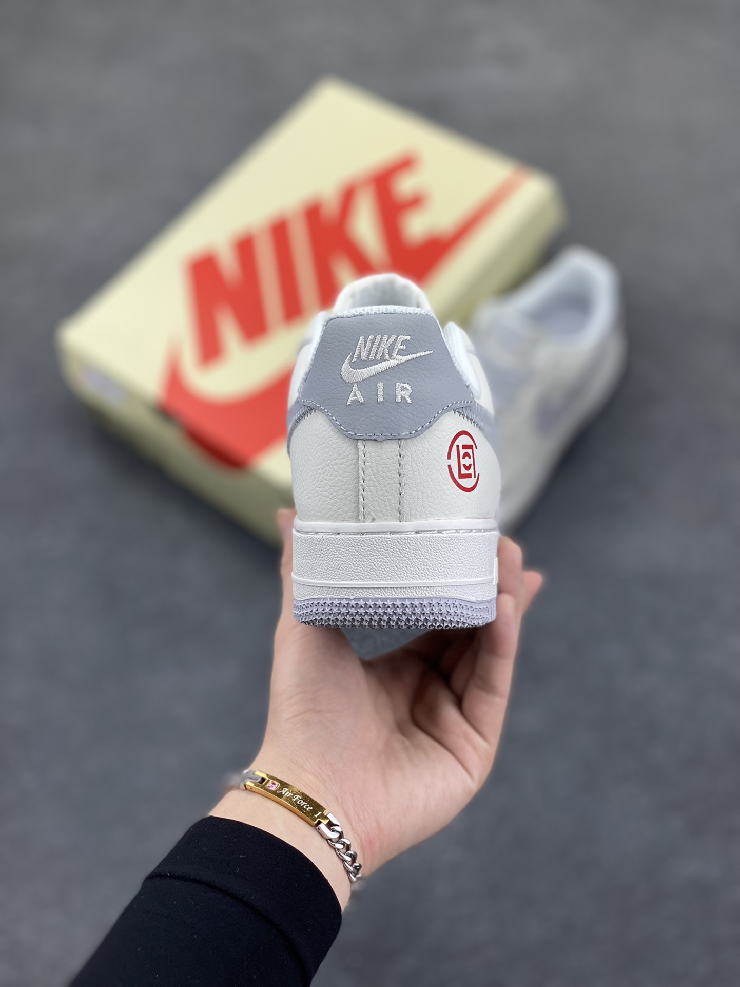 图片[4]-Nike Air Force 1 Low 陈冠希联名 原楦头原纸板 打造纯正空军版型 专注外贸渠道 全掌内置蜂窝气垫 原盒配件 原厂中底钢印、拉帮完美 货号：GX030609 尺码：36 36.5 37.5 38 38.5 39 40 40.5 41 42 42.5 43 44 44.5 45-选品中心