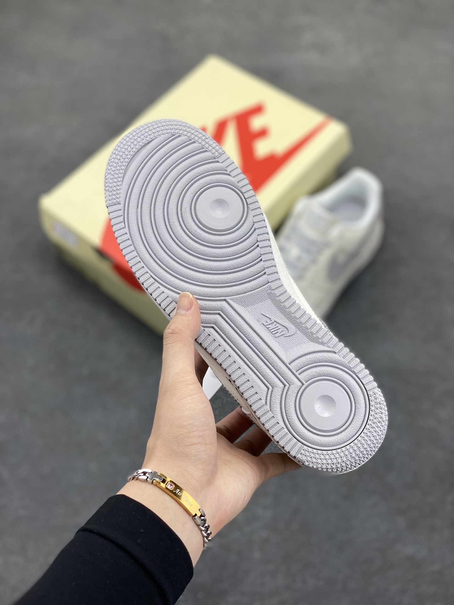 图片[5]-Nike Air Force 1 Low 陈冠希联名 原楦头原纸板 打造纯正空军版型 专注外贸渠道 全掌内置蜂窝气垫 原盒配件 原厂中底钢印、拉帮完美 货号：GX030609 尺码：36 36.5 37.5 38 38.5 39 40 40.5 41 42 42.5 43 44 44.5 45-选品中心