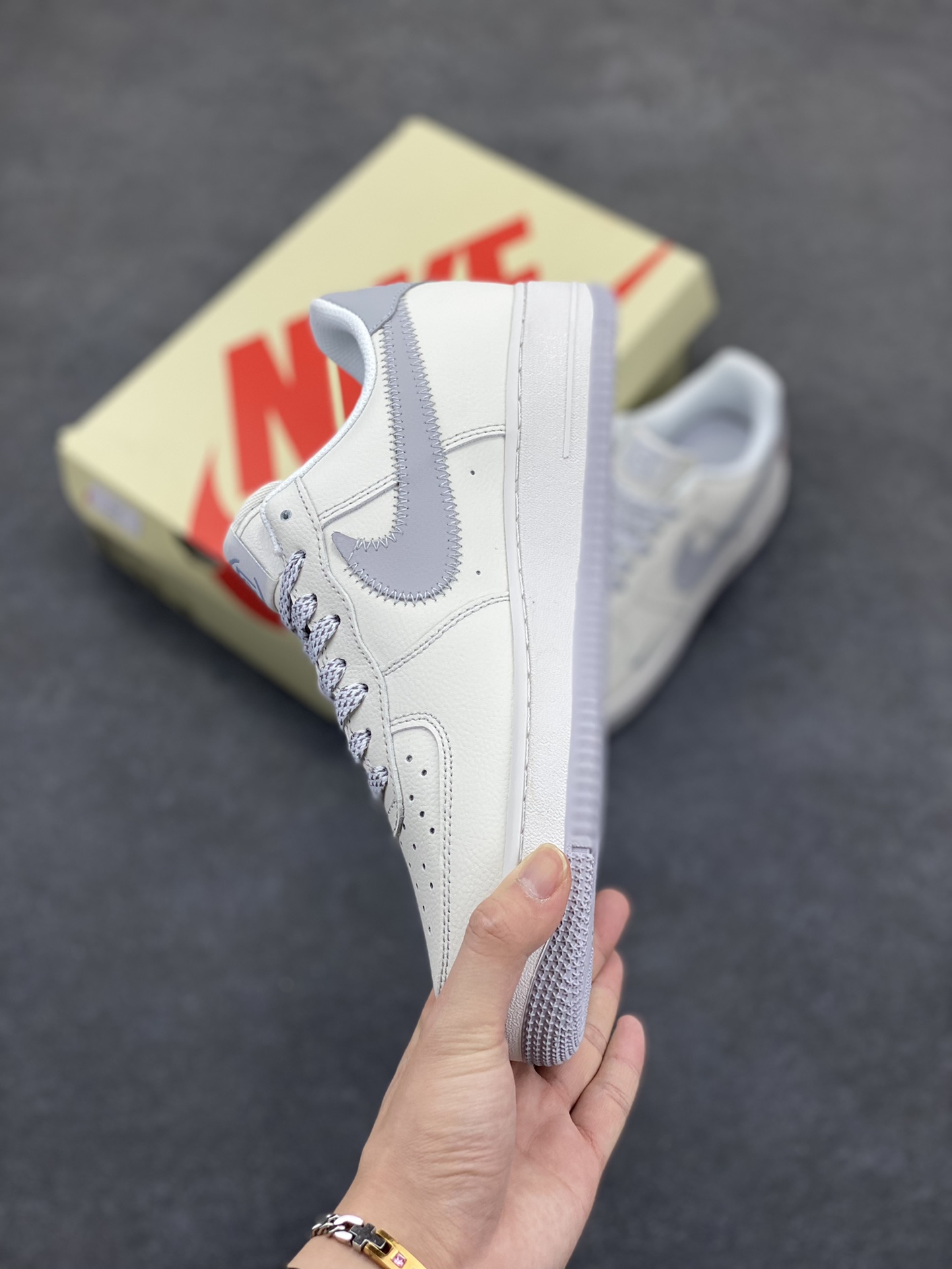 图片[3]-Nike Air Force 1 Low 陈冠希联名 原楦头原纸板 打造纯正空军版型 专注外贸渠道 全掌内置蜂窝气垫 原盒配件 原厂中底钢印、拉帮完美 货号：GX030609 尺码：36 36.5 37.5 38 38.5 39 40 40.5 41 42 42.5 43 44 44.5 45-选品中心
