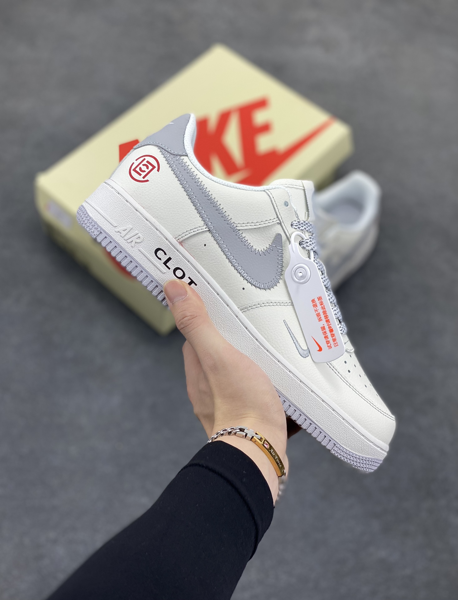 Nike Air Force 1 Low 陈冠希联名 原楦头原纸板 打造纯正空军版型 专注外贸渠道 全掌内置蜂窝气垫 原盒配件 原厂中底钢印、拉帮完美 货号：GX030609 尺码：36 36.5 37.5 38 38.5 39 40 40.5 41 42 42.5 43 44 44.5 45-选品中心