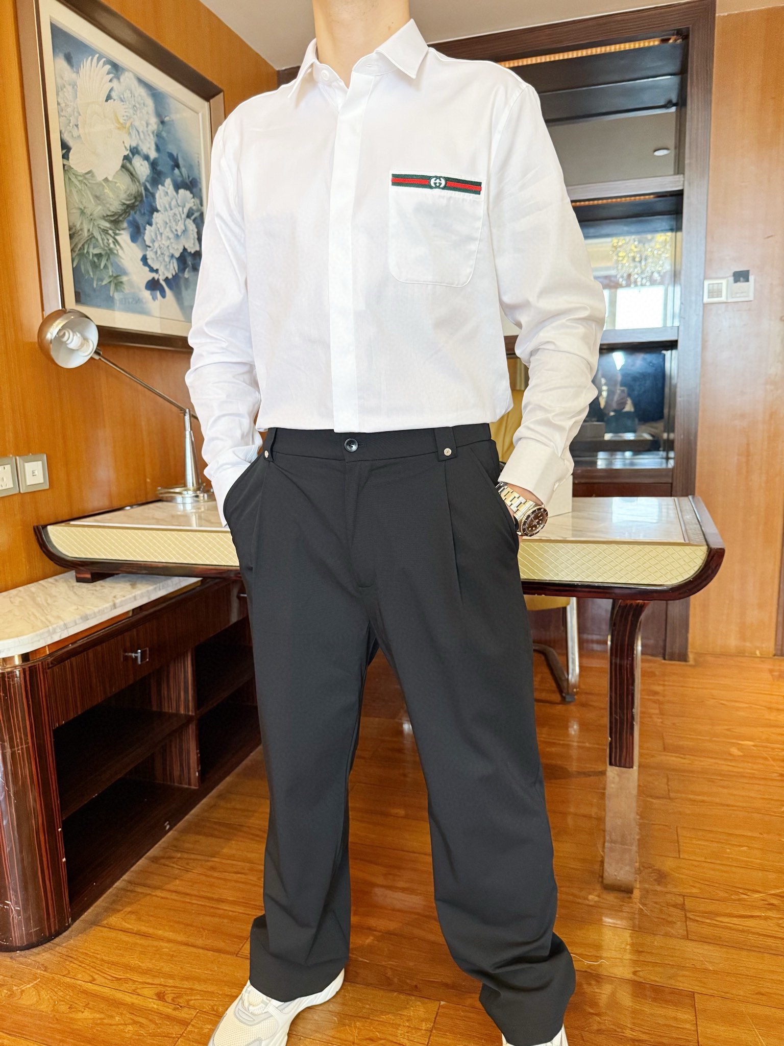 NO:132477,Guqi - the latest style of shirts in the counter are shipped, and the hot-selling items in European and American counters!  Selected Italian custom-made Tennis cotton fabrics with simple and elegant designs, and the classic brand logo highlights taste!  S-xxl (model 173/130 wears S code, with Hong Kong Lane Crawford gift box packaging), alexander wang19860909古琦-专柜最新款衬衣出货 欧美专柜热销单品！精选意大利定制天丝棉面料搭配简约大方的设计,经典品牌logo彰显品味！码数S-xxl（模特173/130穿S码,配香港连卡佛礼盒包装）,,alexander wang,Men's clothing