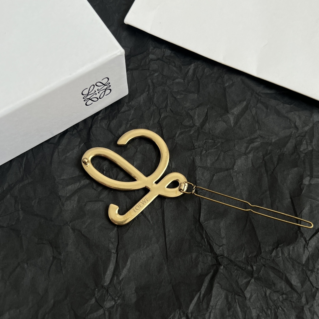 “188 Loewe Z-Bronze Hairpins: Perfectly Carved Detail for Versatile Wear” - 图片 6
