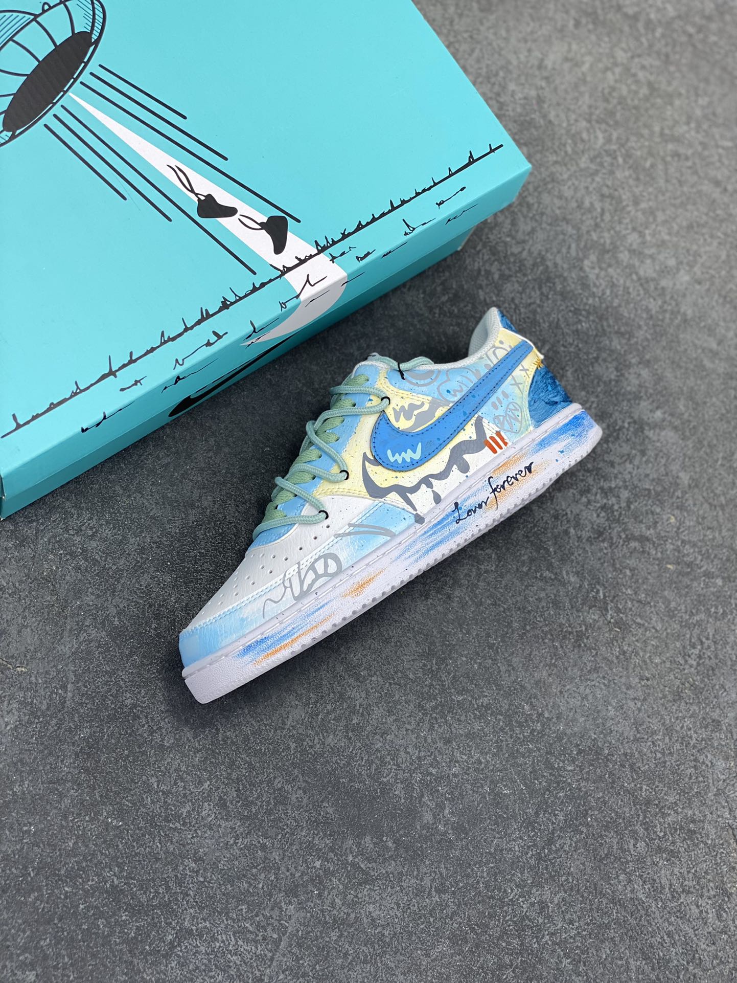 图片[7]-Nike Court Vision 1 Low 手绘涂鸦定制板鞋 暮春时节，风过处，落英缤纷，恰似一场粉色的雪。洛尘一袭月白长袍，腰佩玉珏，漫步于桃林小径，抬手接住一片飘落的花瓣，幽然长叹，心中泛起“浮生若梦”之感。 货号：DH2978-055 尺码：36 36.5 37.5 38 38.5 39 40 40.5 41 42 42.5 43 44 44.5 45-选品中心