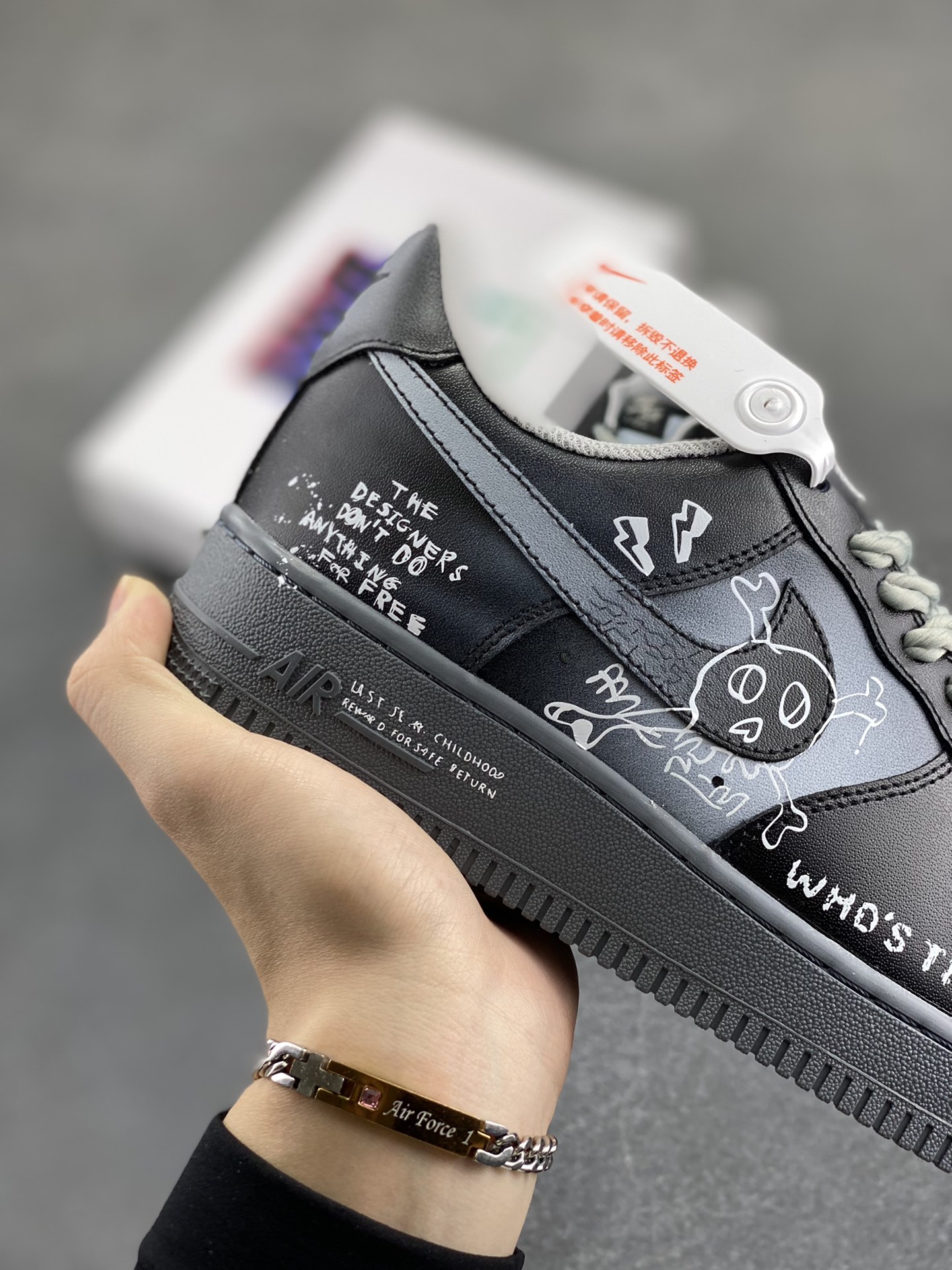 图片[6]-Nike Air Force 1\’07 Low \”Gradient Skeleton\” 渐变骷髅 空军一号低帮休闲板鞋  #渐变骷髅像是一种无声的隐喻。它让我们直面死亡的必然，又暗示着生命的延续与新生。就像四季更迭，寒冬过后是暖春；如同昼夜交替，黑夜尽头迎黎明。或许，这是大自然给予的独特启示：死亡不是终点，而是一场生命的蜕变 货号：YD2425-110  尺码：36 36.5 37.5 38 38.5 39 40 40.5 41 42 42.5 43 44 44.5 45-选品中心