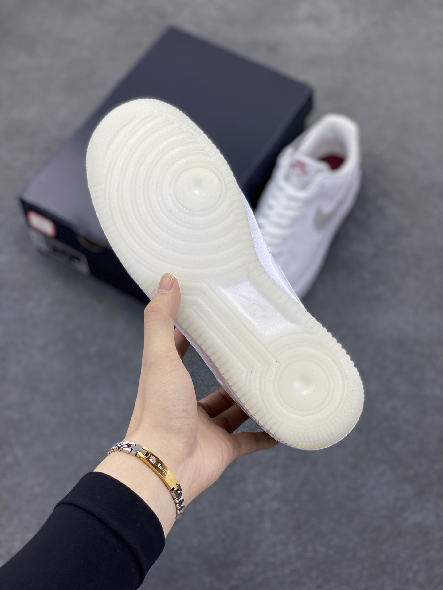 图片[5]-Nike Air Force 1 Low 07 白银闪钩 原楦头原纸板 打造纯正低帮空军版型 专注外贸渠道 全掌内置蜂窝气垫 原盒配件 原厂中底钢印、拉帮完美 货号：HQ3461-191 尺码：36 36.5 37.5 38 38.5 39 40 40.5 41 42 42.5 43 44 44.5 45-选品中心