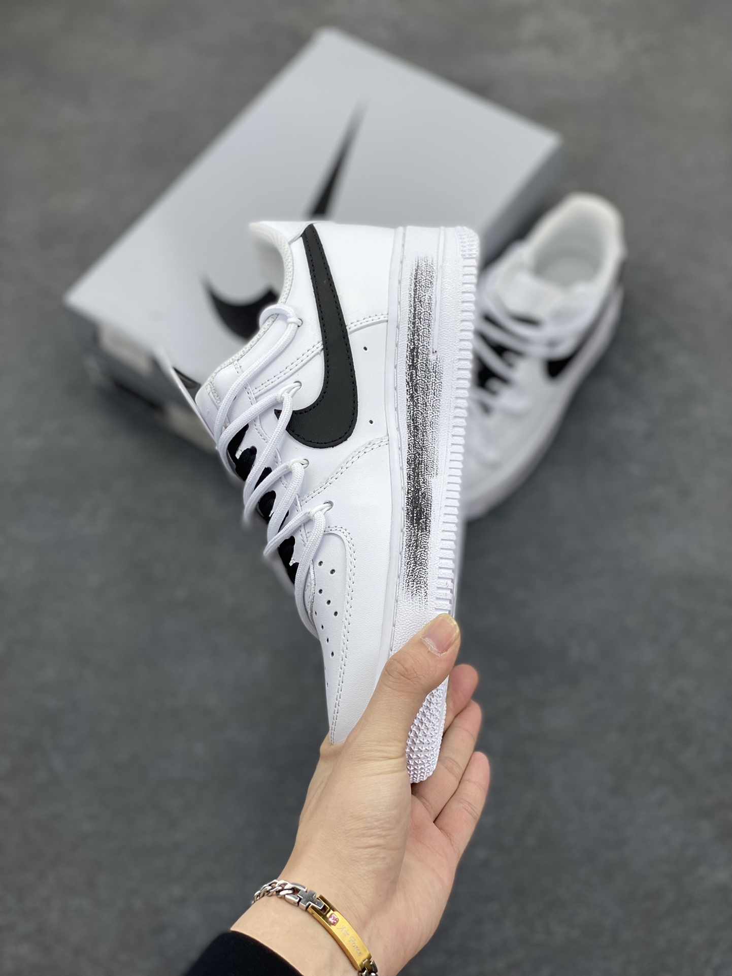 图片[3]-Nike Air Force 1\’07 Low 小雏菊 涂鸦手绘 空军一号定制低帮休闲板鞋 #定制皮料 原厂3D打印 定制鞋盒 原楦原纸板 纯正空军版型 内置全掌气垫 货号：CK0316-060 尺码：36 36.5 37.5 38 38.5 39 40 40.5 41 42 42.5 43 44 44.5 45-选品中心